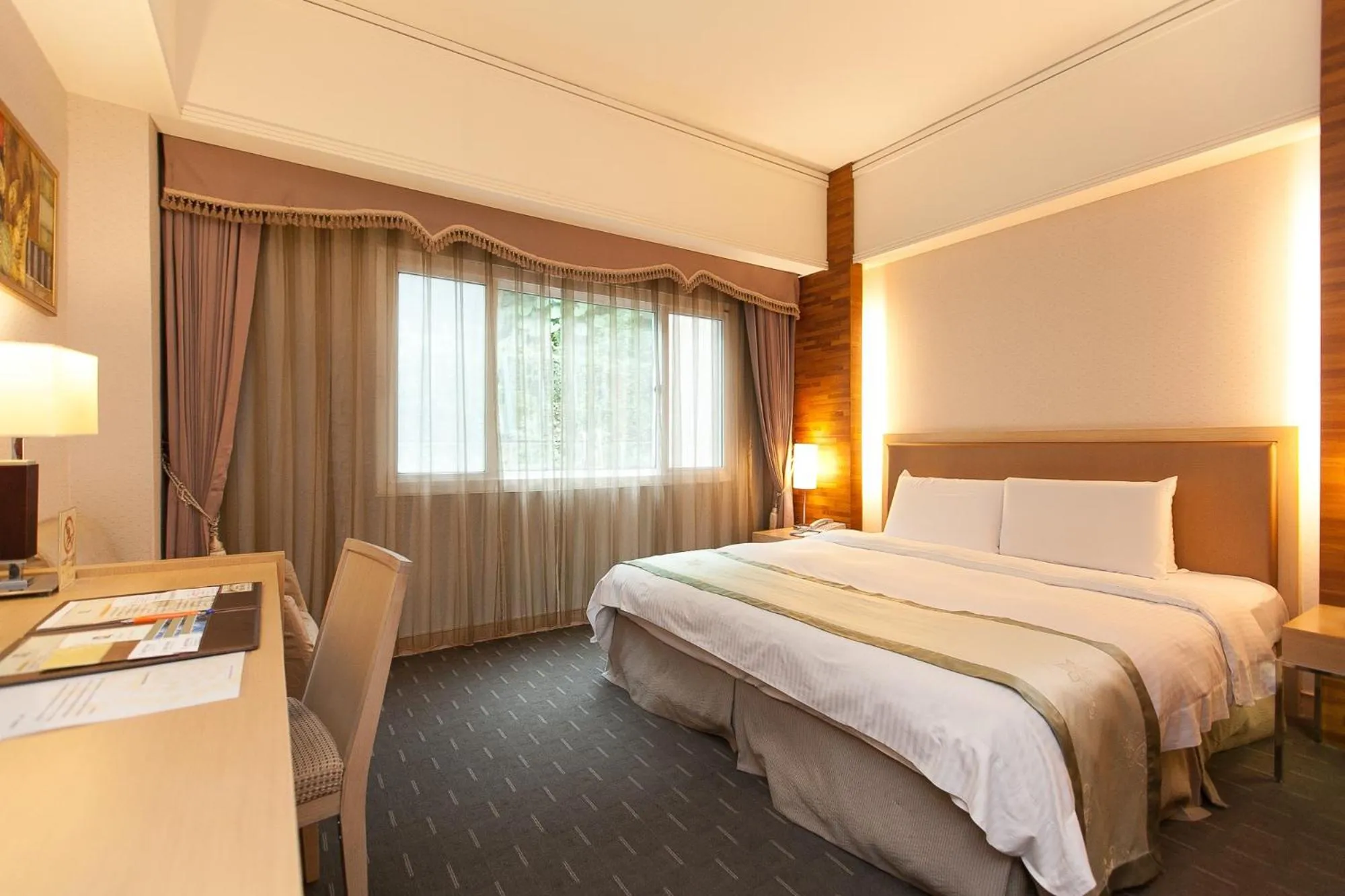 Photo of the whole room, Bed in Hoya Hot Springs Resort & Spa