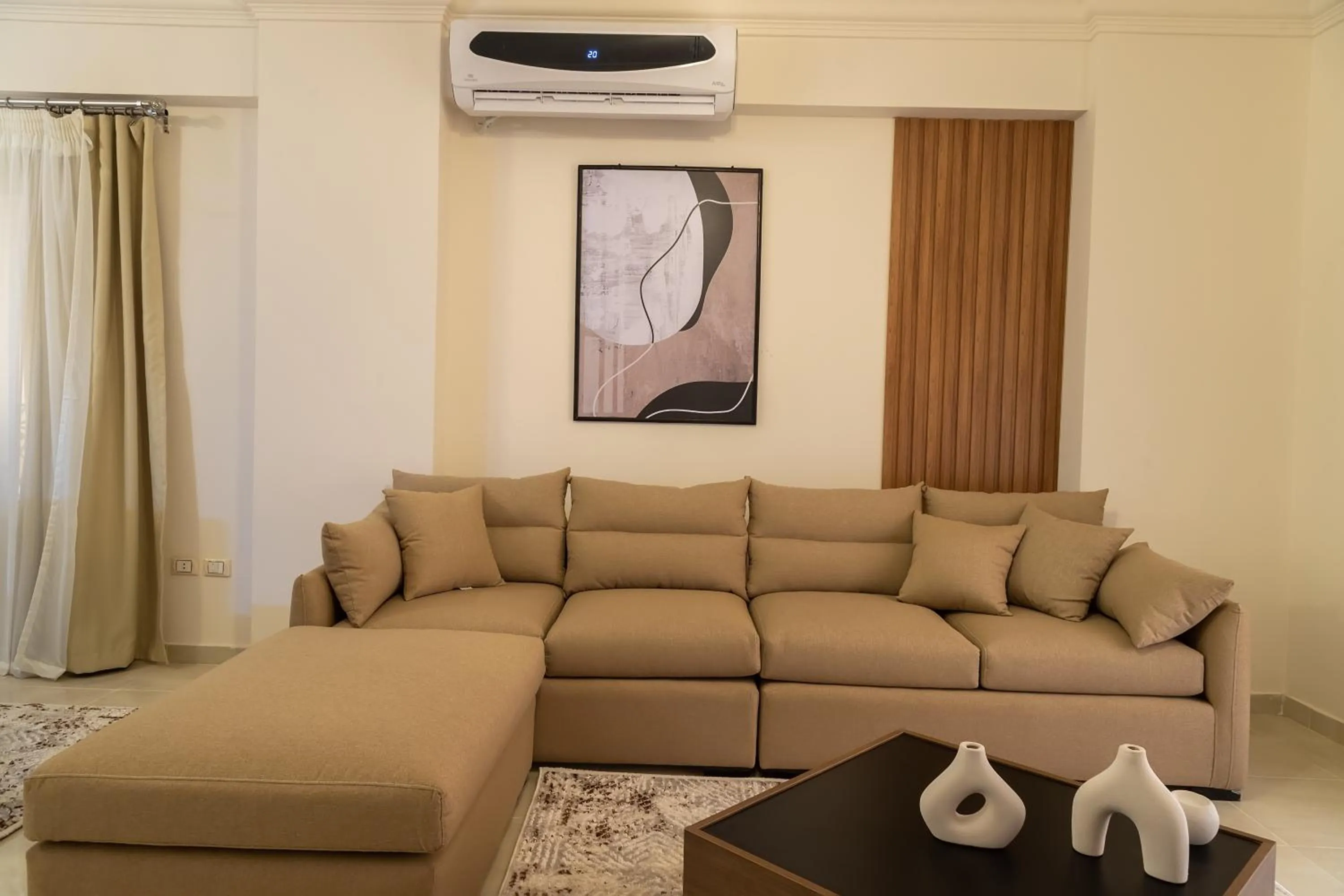 Settle Inn South 90 Apartments