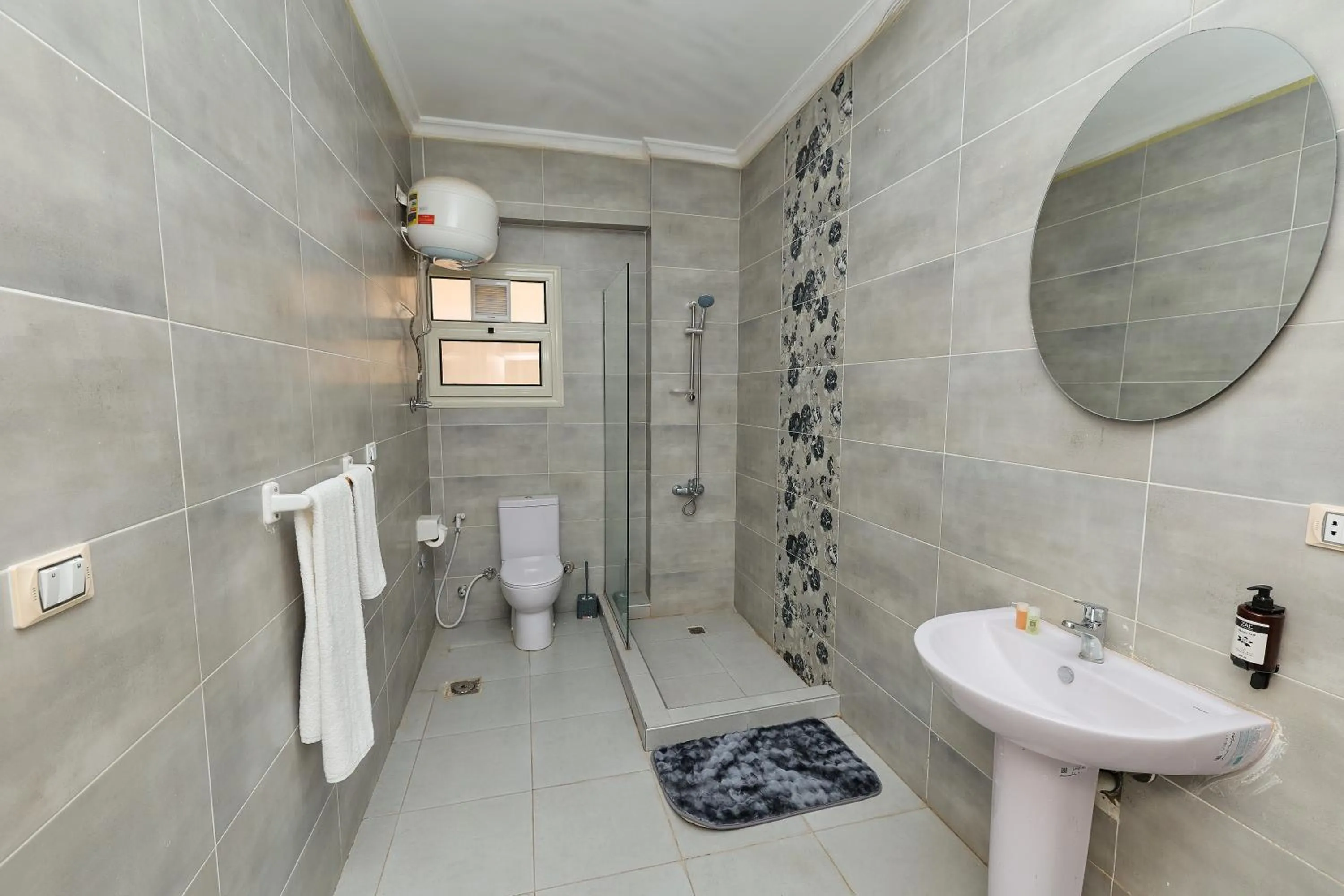 Settle Inn South 90 Apartments