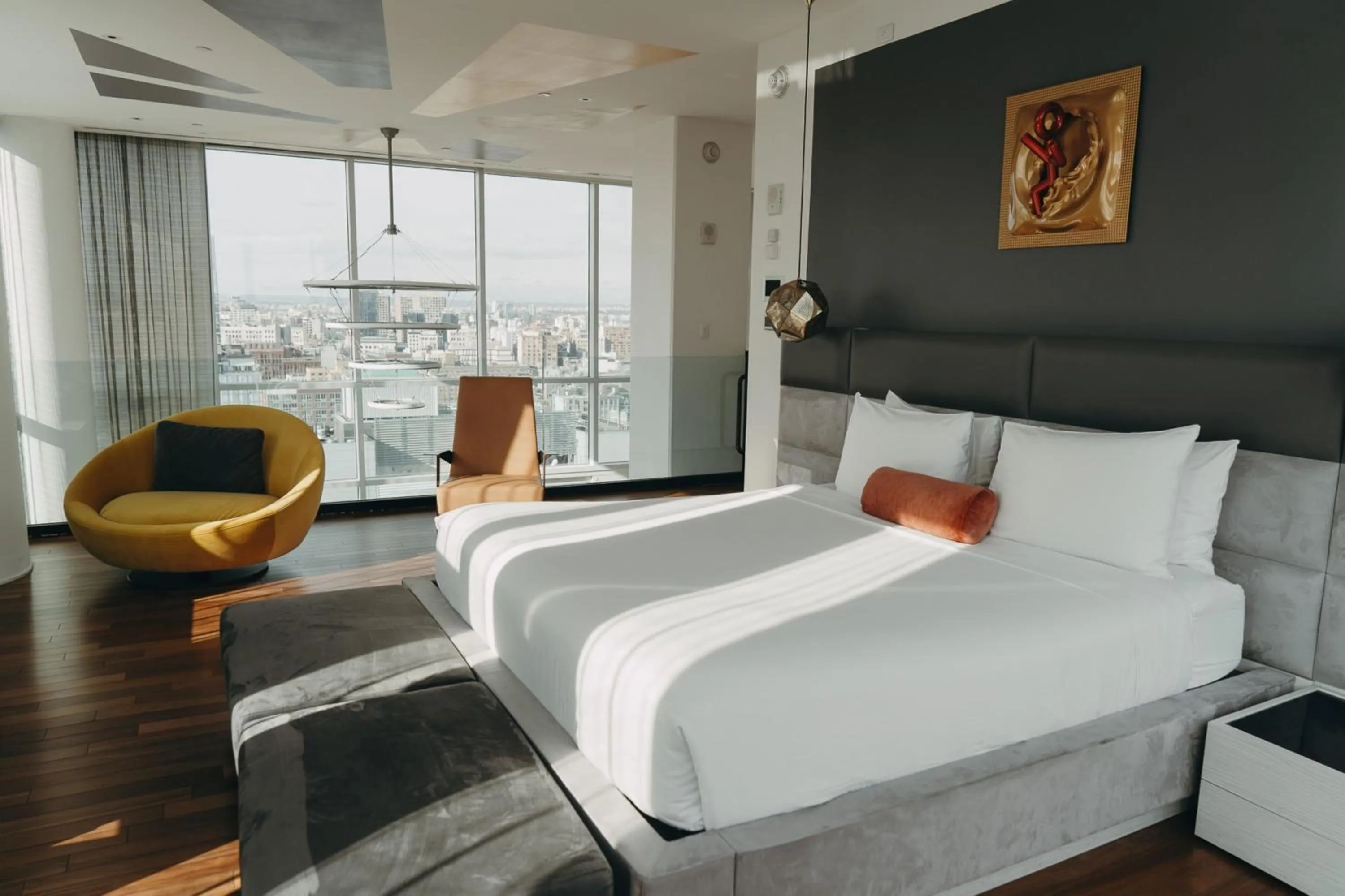 Photo of the whole room, Bed in Hotel Indigo Lower East Side New York by IHG