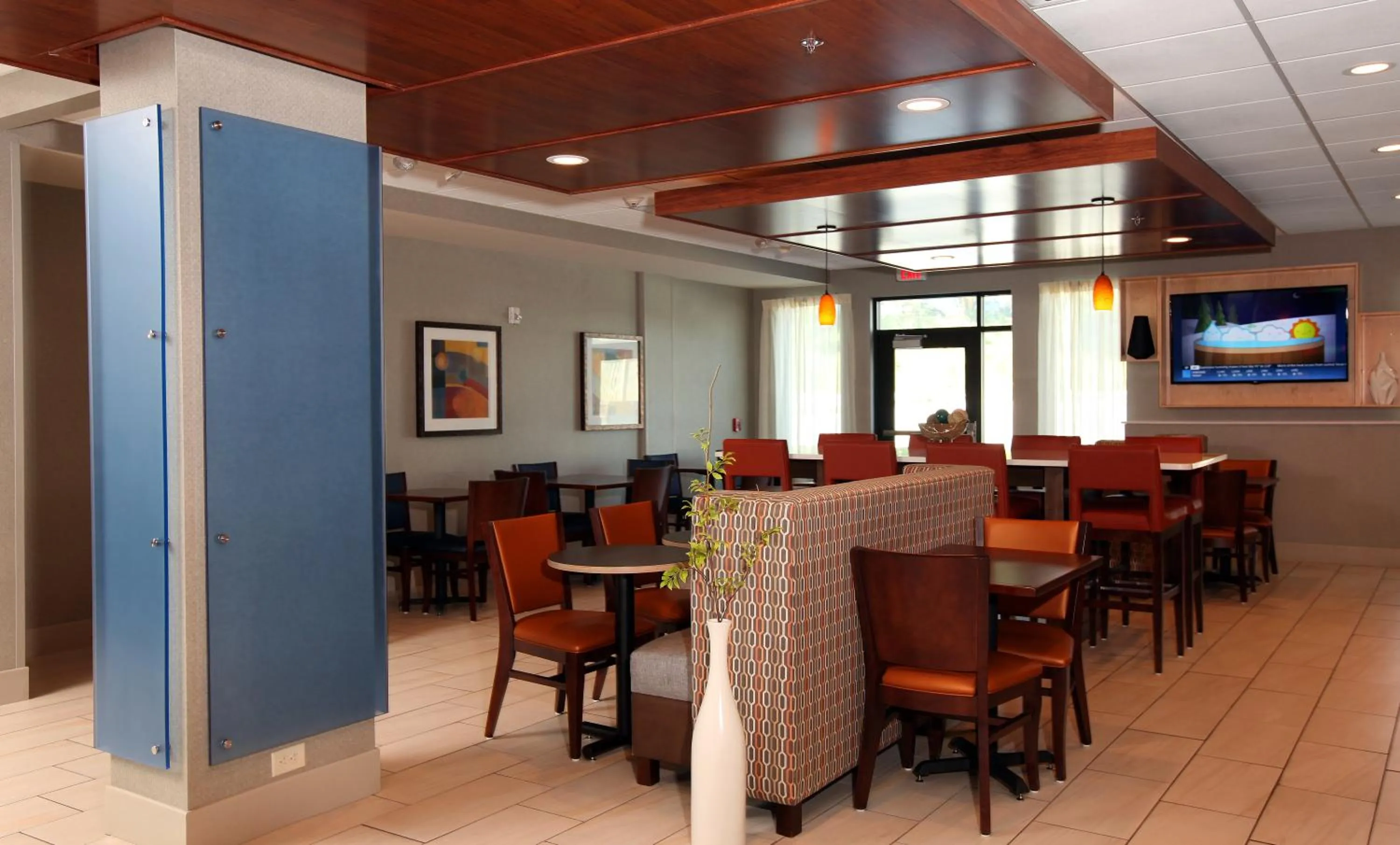 Property building in Holiday Inn Express & Suites Omaha South Ralston Arena by IHG