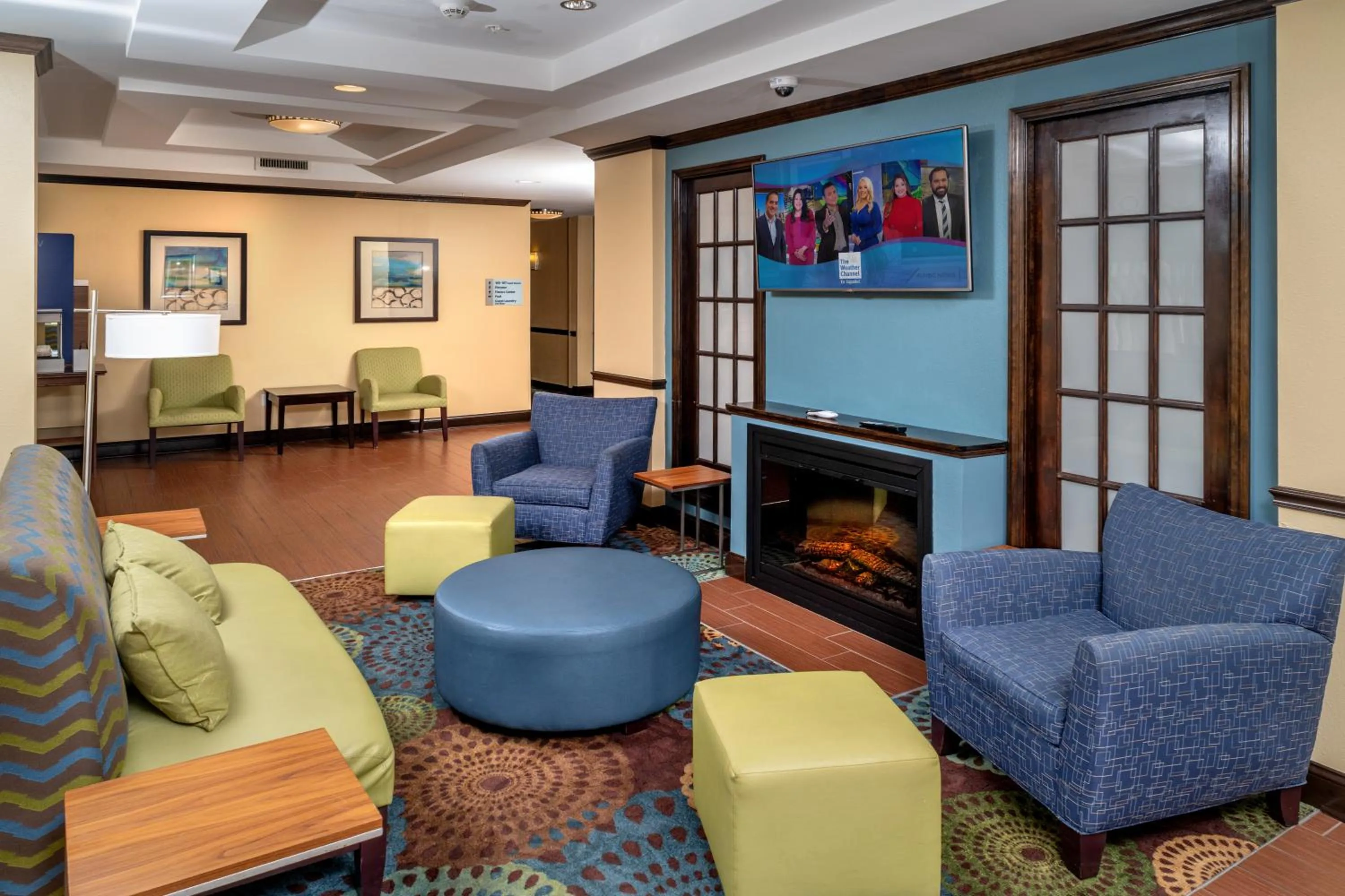 Lobby or reception in Holiday Inn Express & Suites Lebanon by IHG