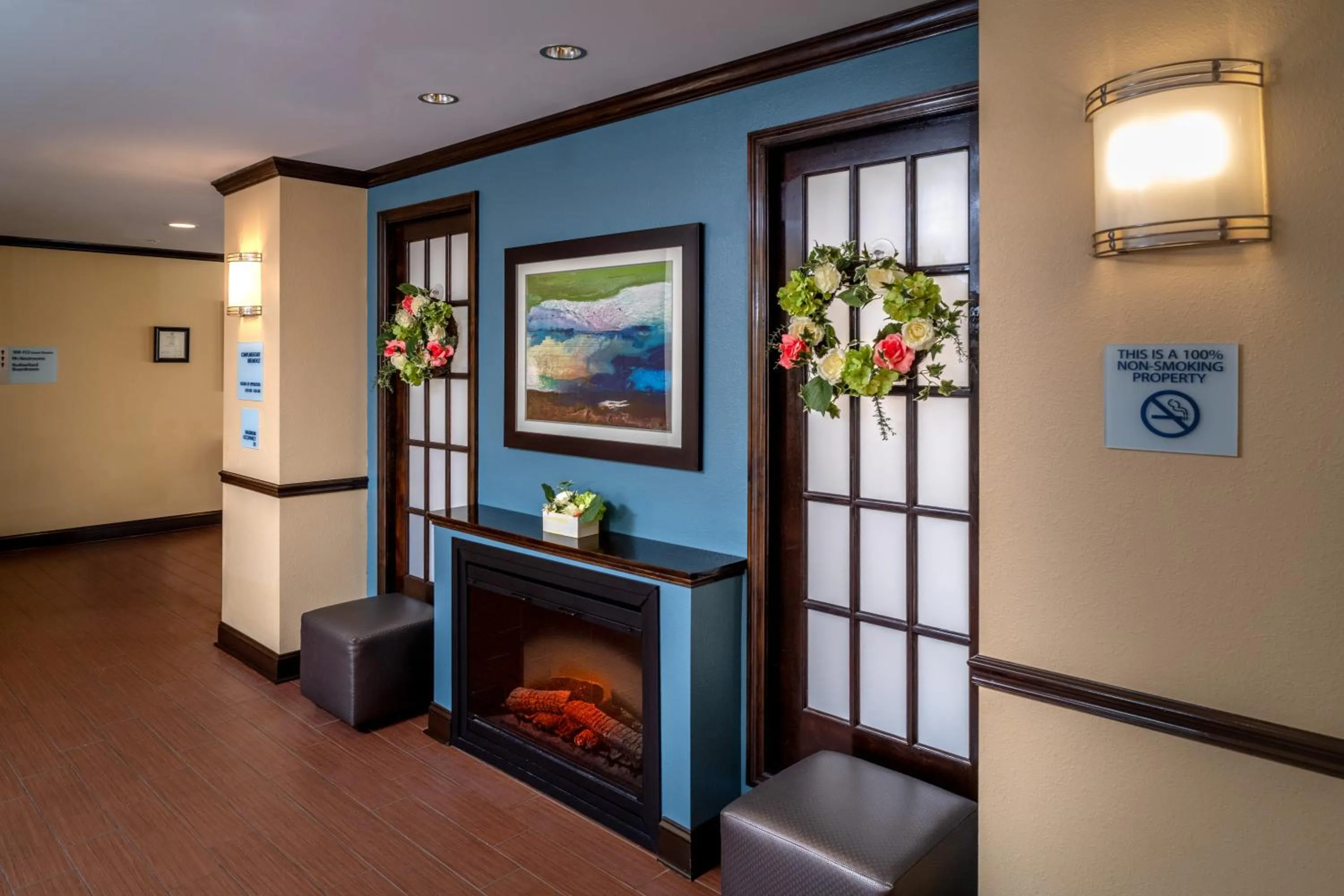 Lobby or reception in Holiday Inn Express & Suites Lebanon by IHG