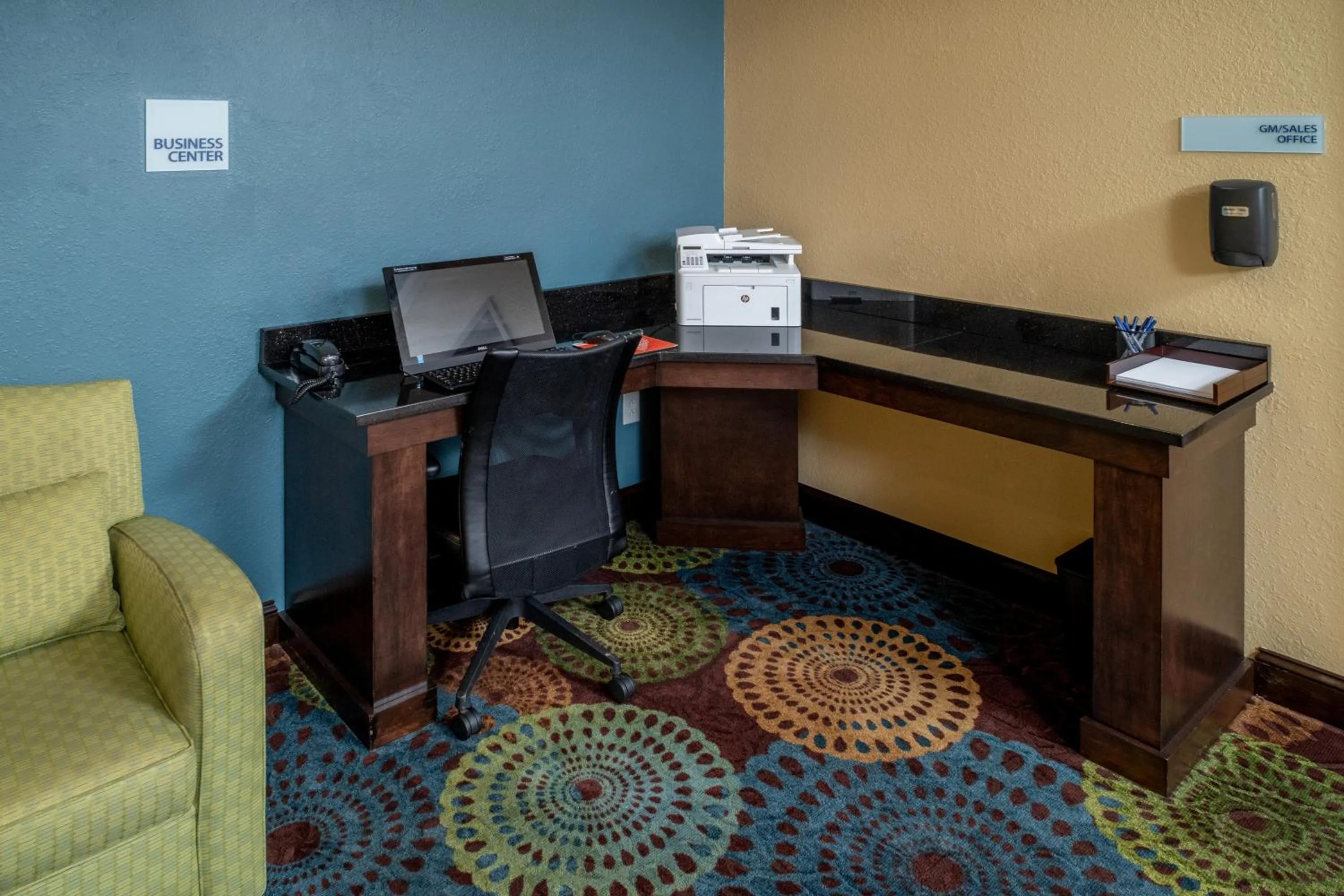 Business facilities in Holiday Inn Express & Suites Lebanon by IHG