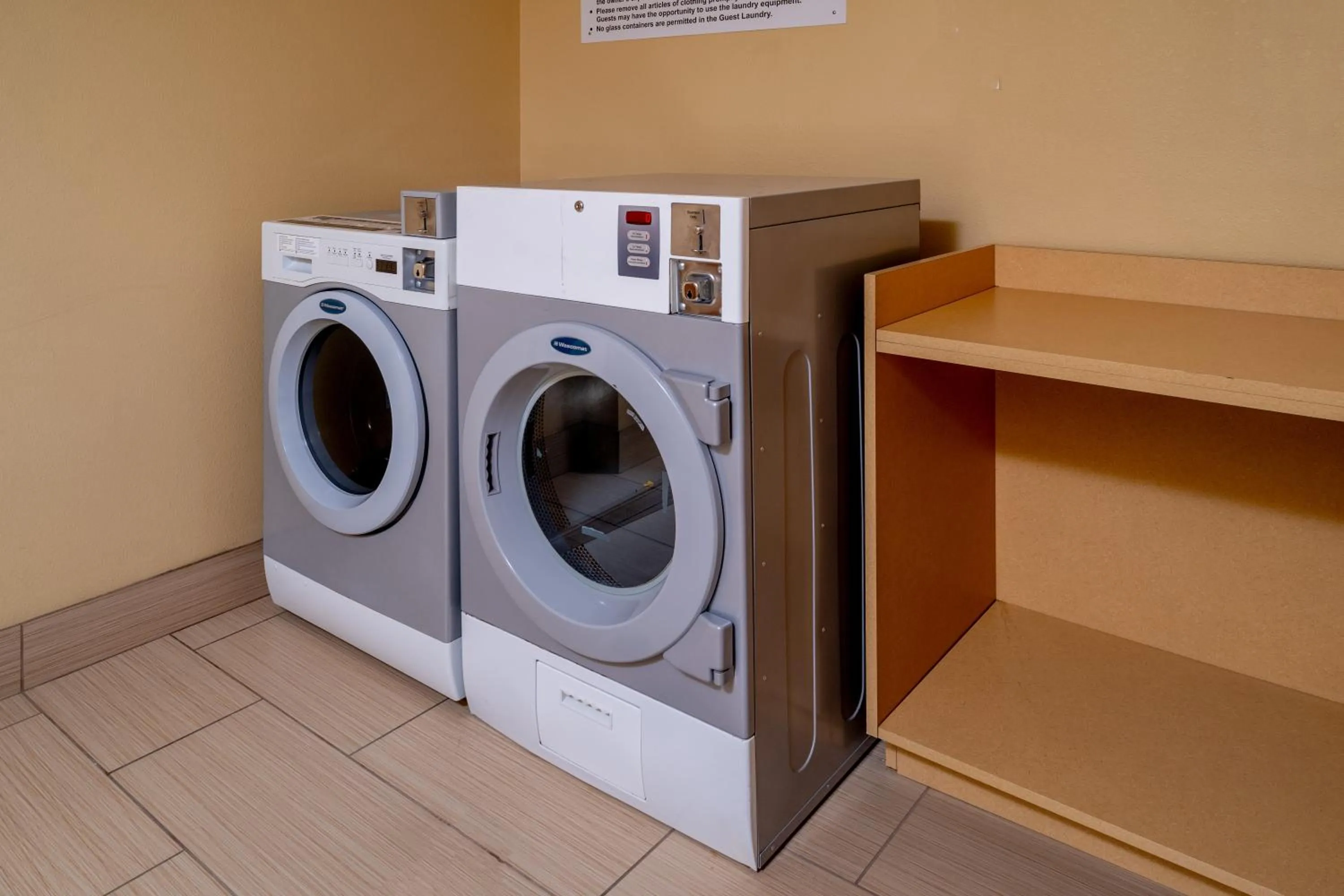 laundry in Holiday Inn Express & Suites Lebanon by IHG