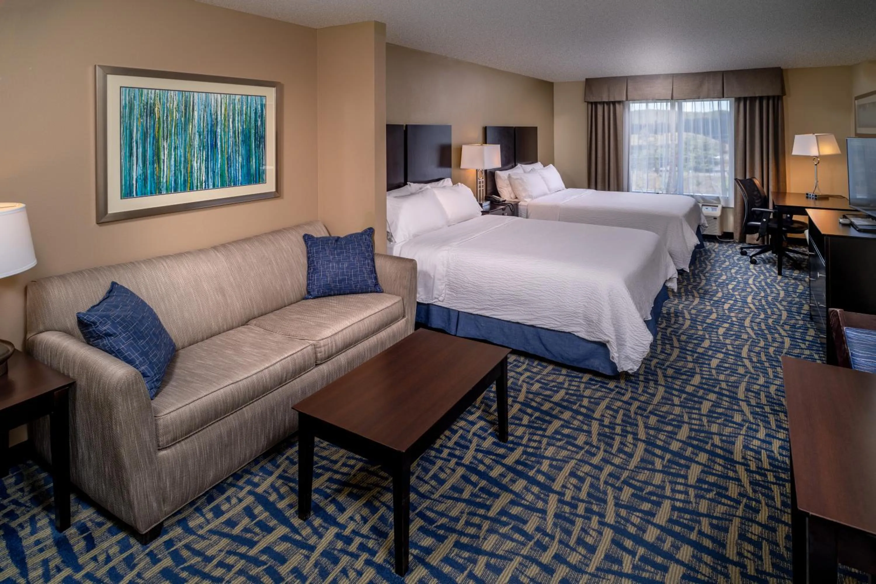 Bedroom, Bed in Holiday Inn Express & Suites Lebanon by IHG