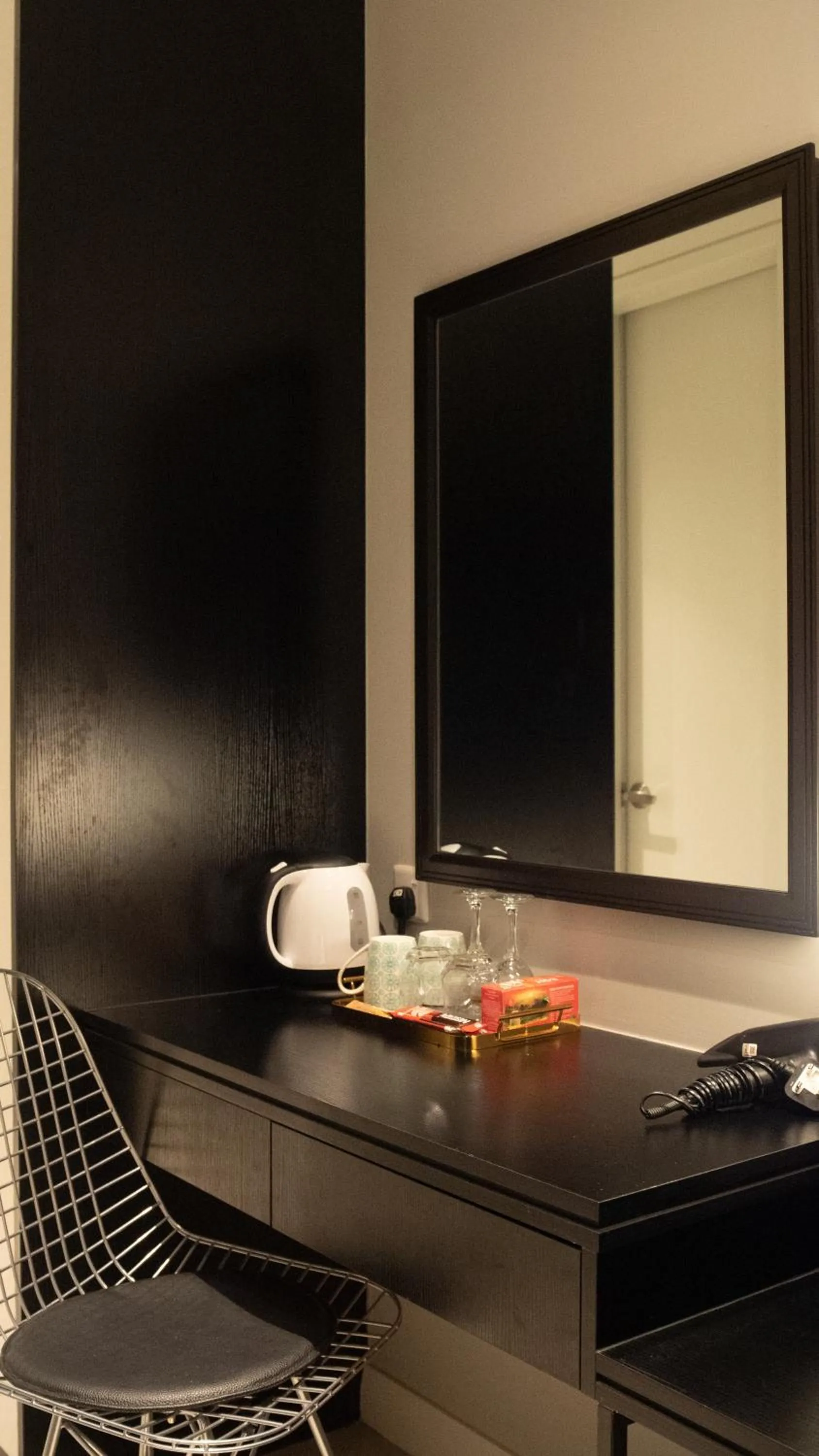 hair dresser in Axon Residence KLCC - AX HOME