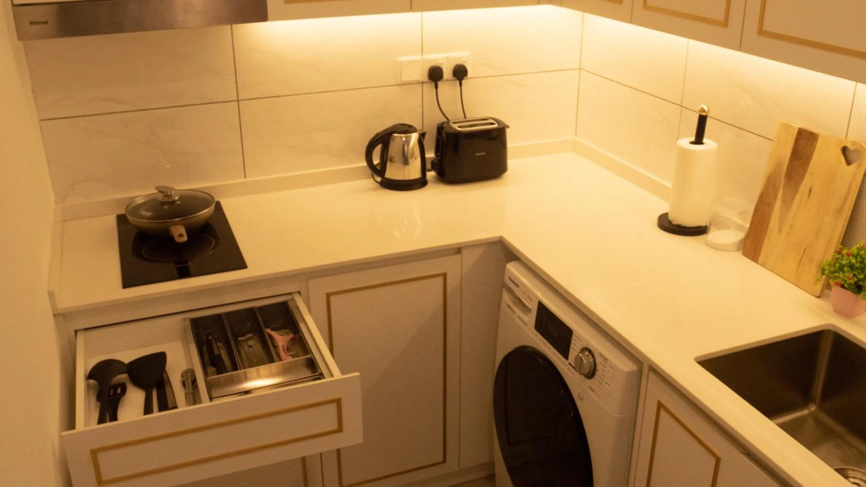 Coffee/tea facilities in Axon Residence KLCC - AX HOME