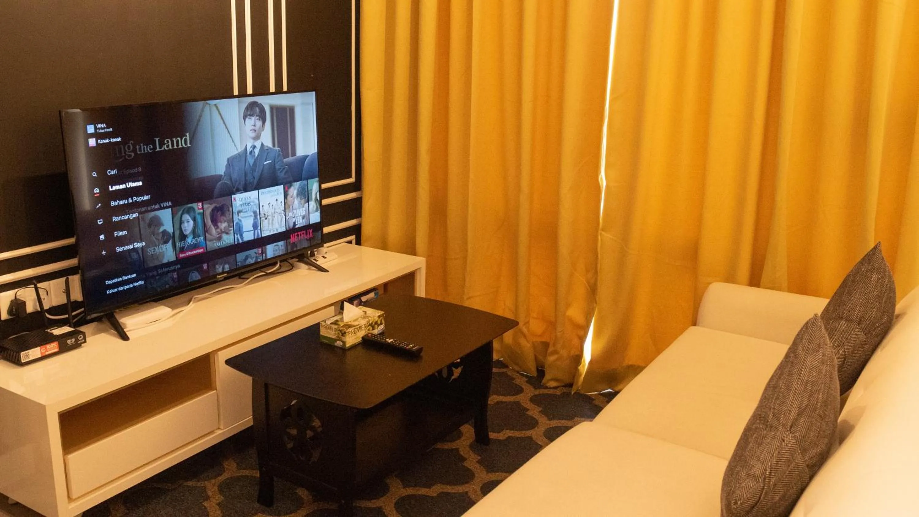 Communal lounge/ TV room in Axon Residence KLCC - AX HOME