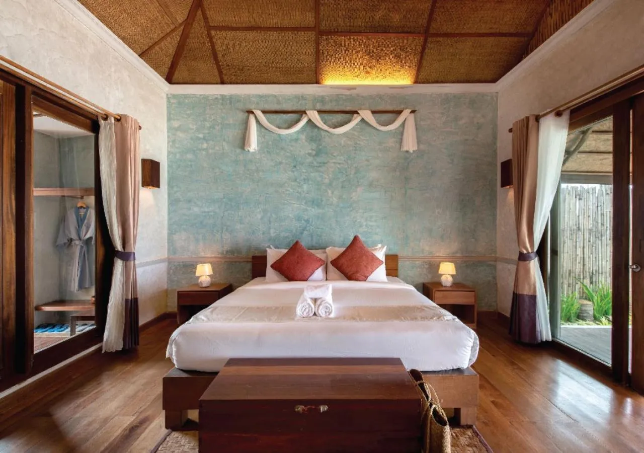 Bed in Tinkerbell Resort @ Koh Kood