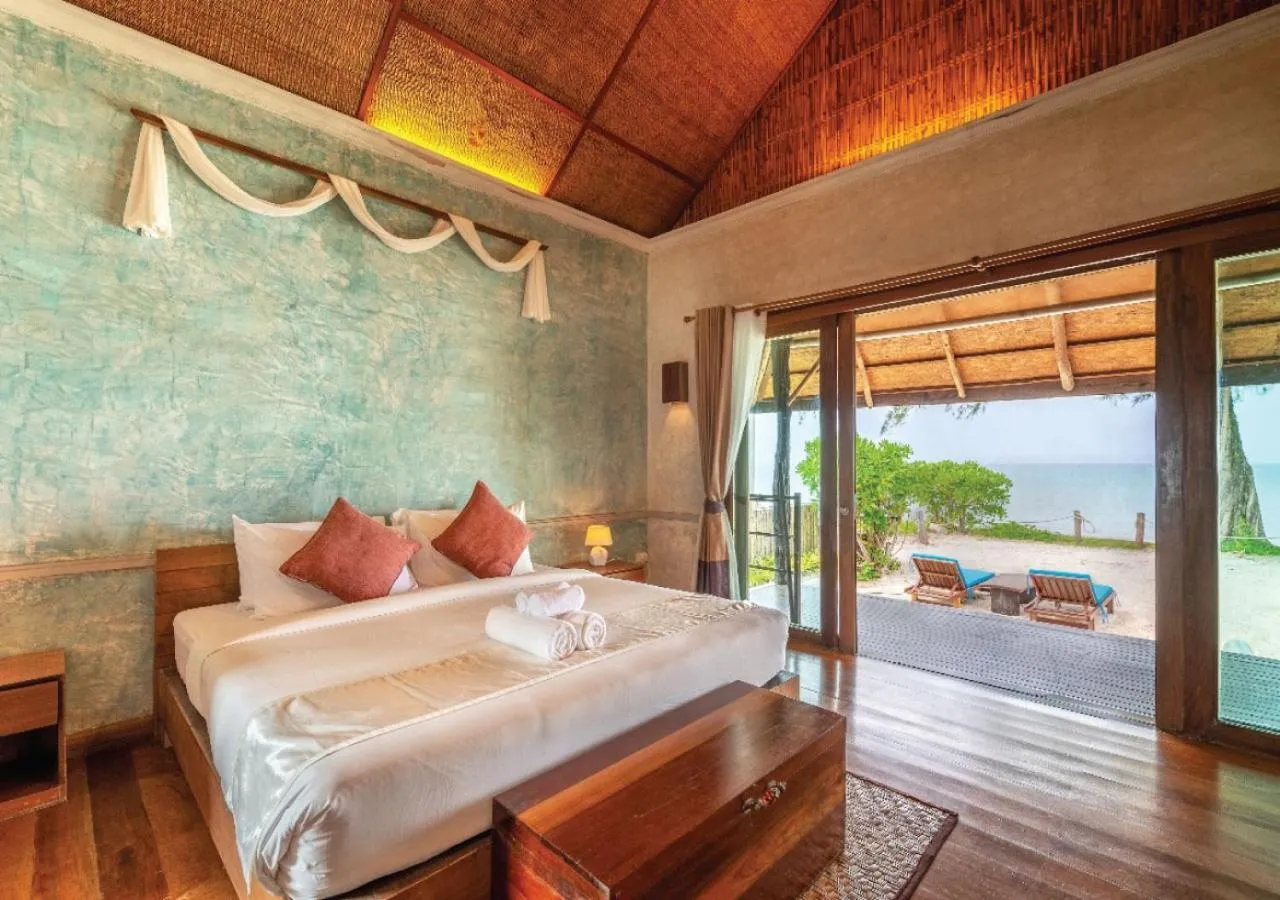 Property building, Bed in Tinkerbell Resort @ Koh Kood