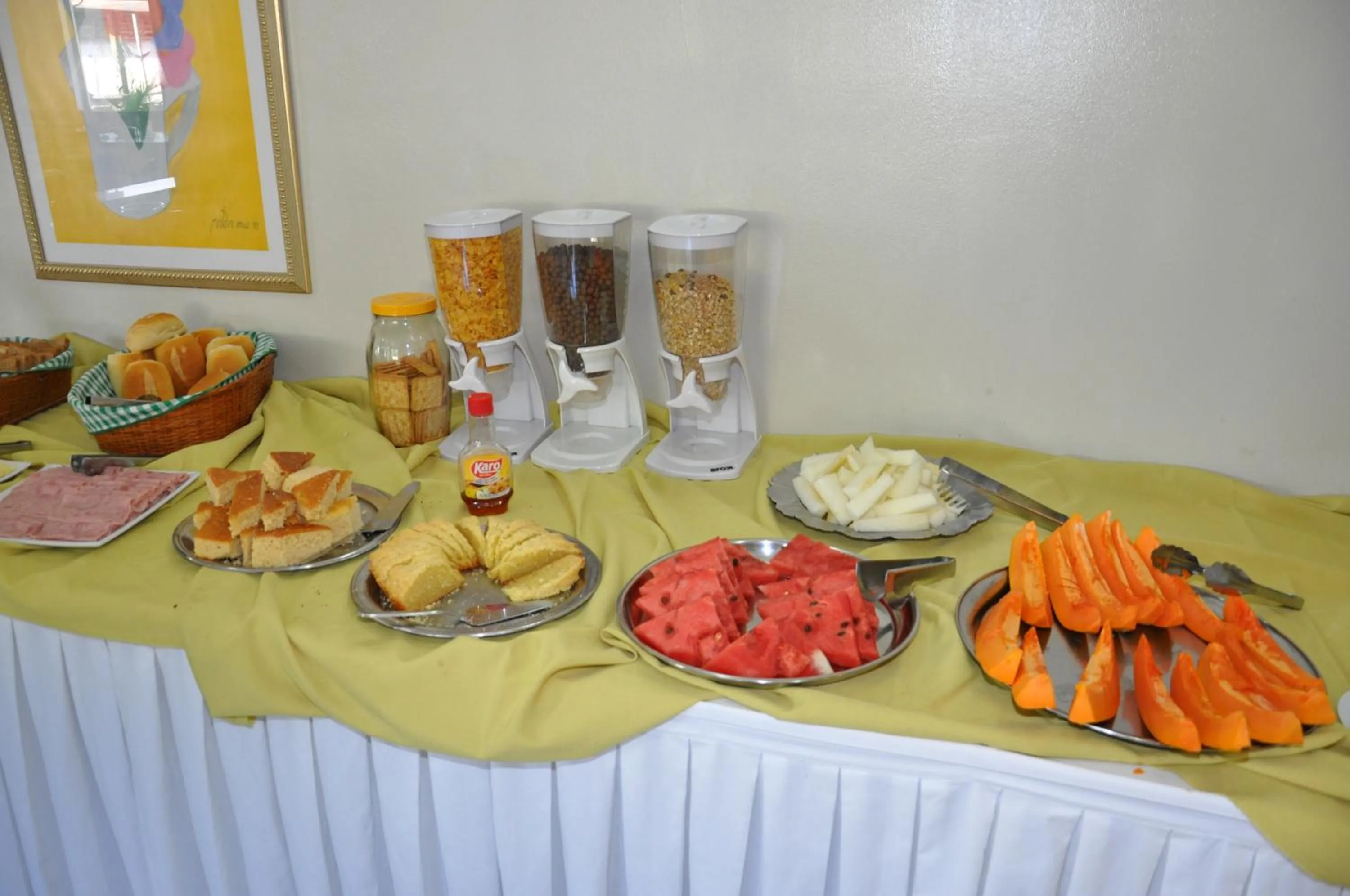 Restaurant/places to eat in Hotel Ryad Express