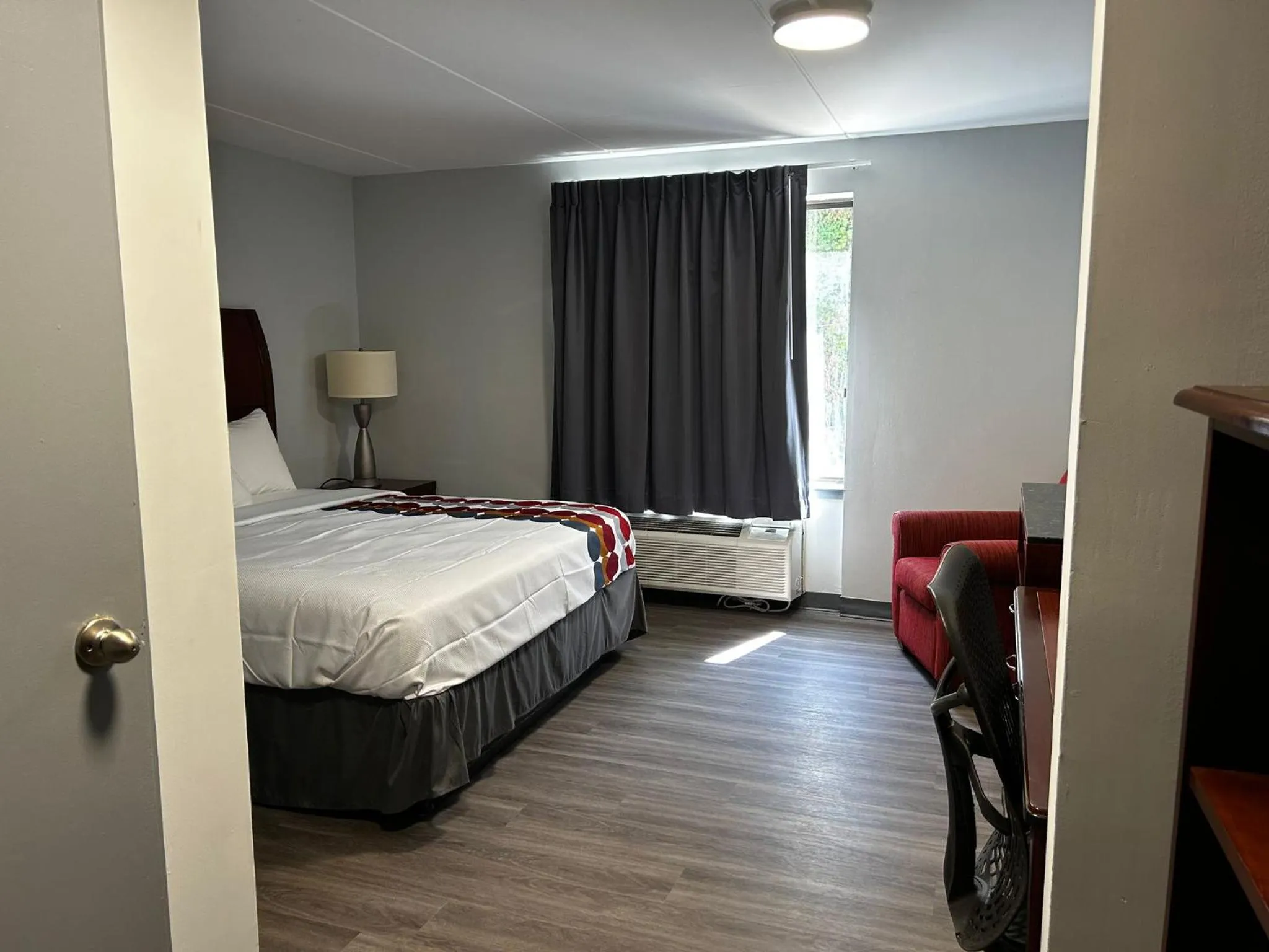 Bed in Rodeway inn Clemmons - Winston-Salem Area