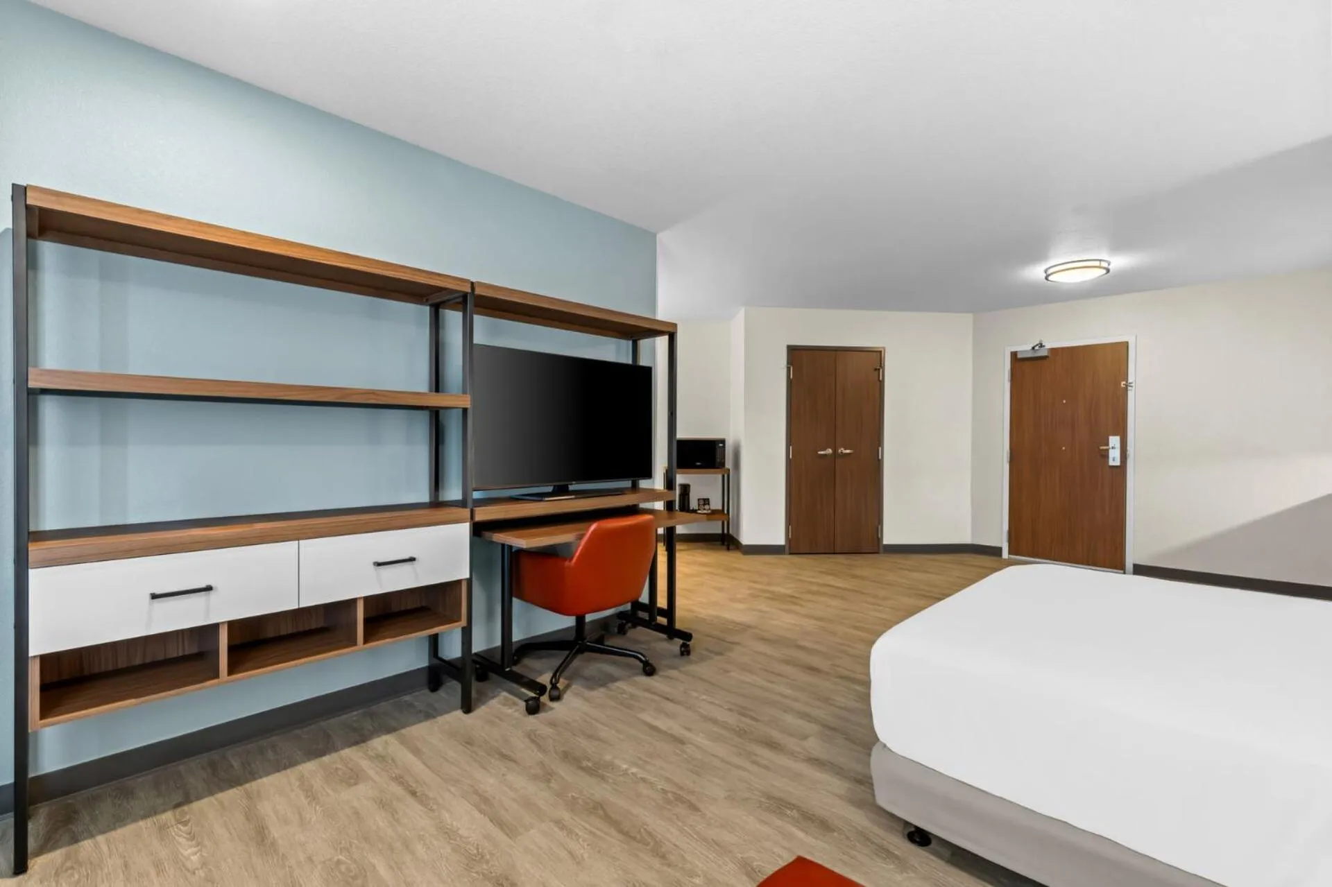 furniture, Bed in Everhome Suites Temecula