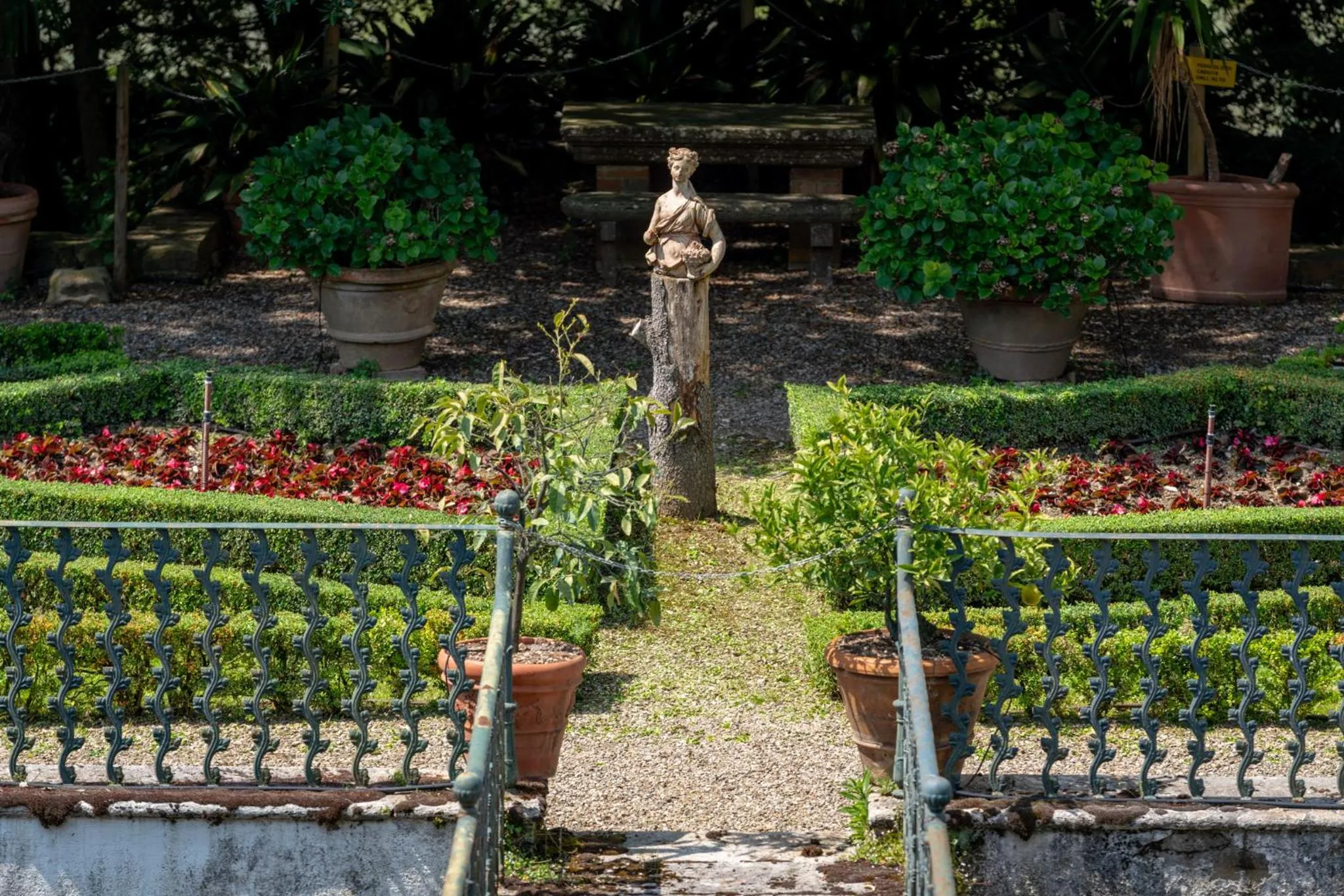Garden in Certosa di Pontignano Residenza d'Epoca - Place of Charme