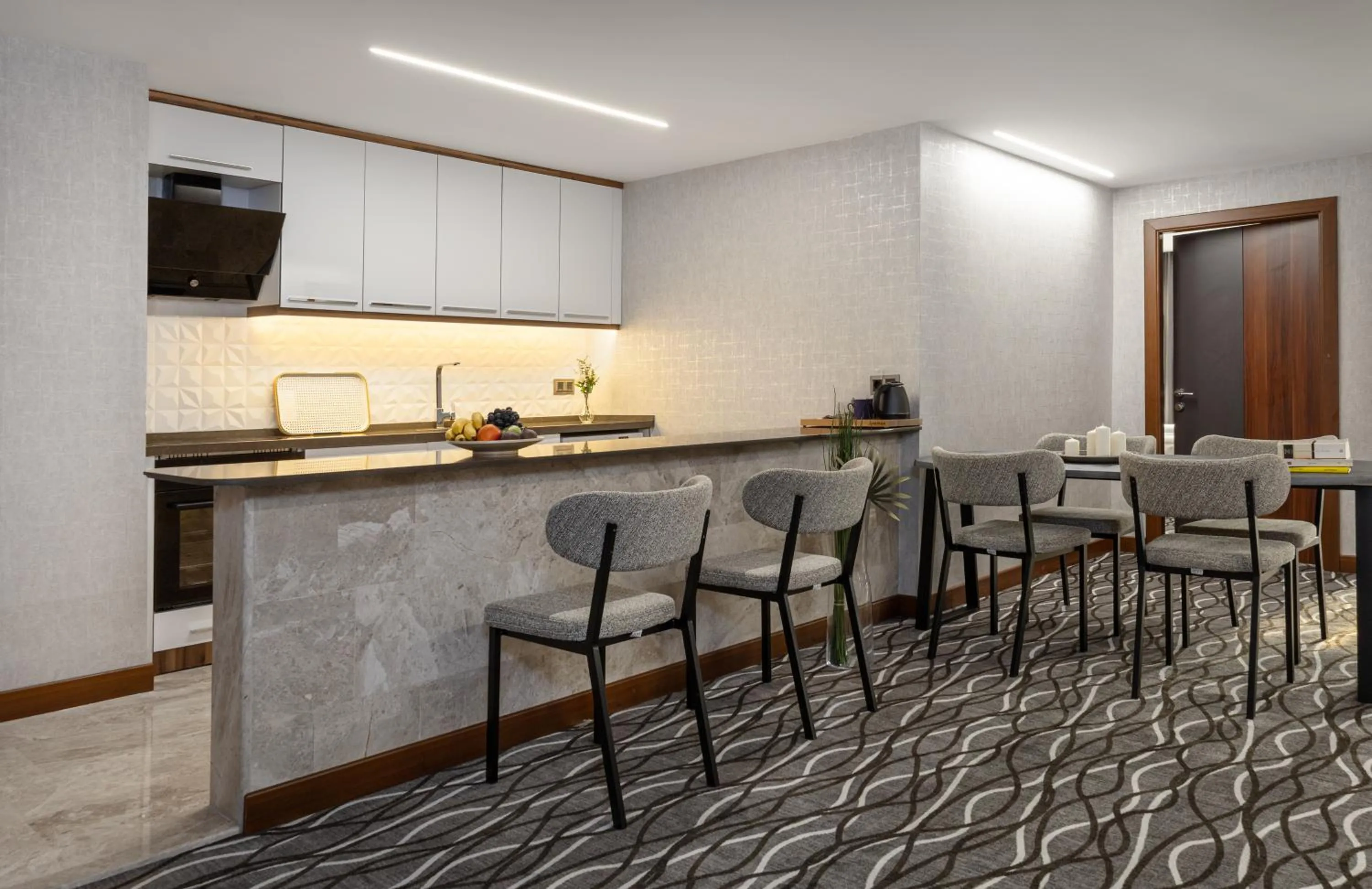 Kitchen or kitchenette in Lilium Hotel & Suites