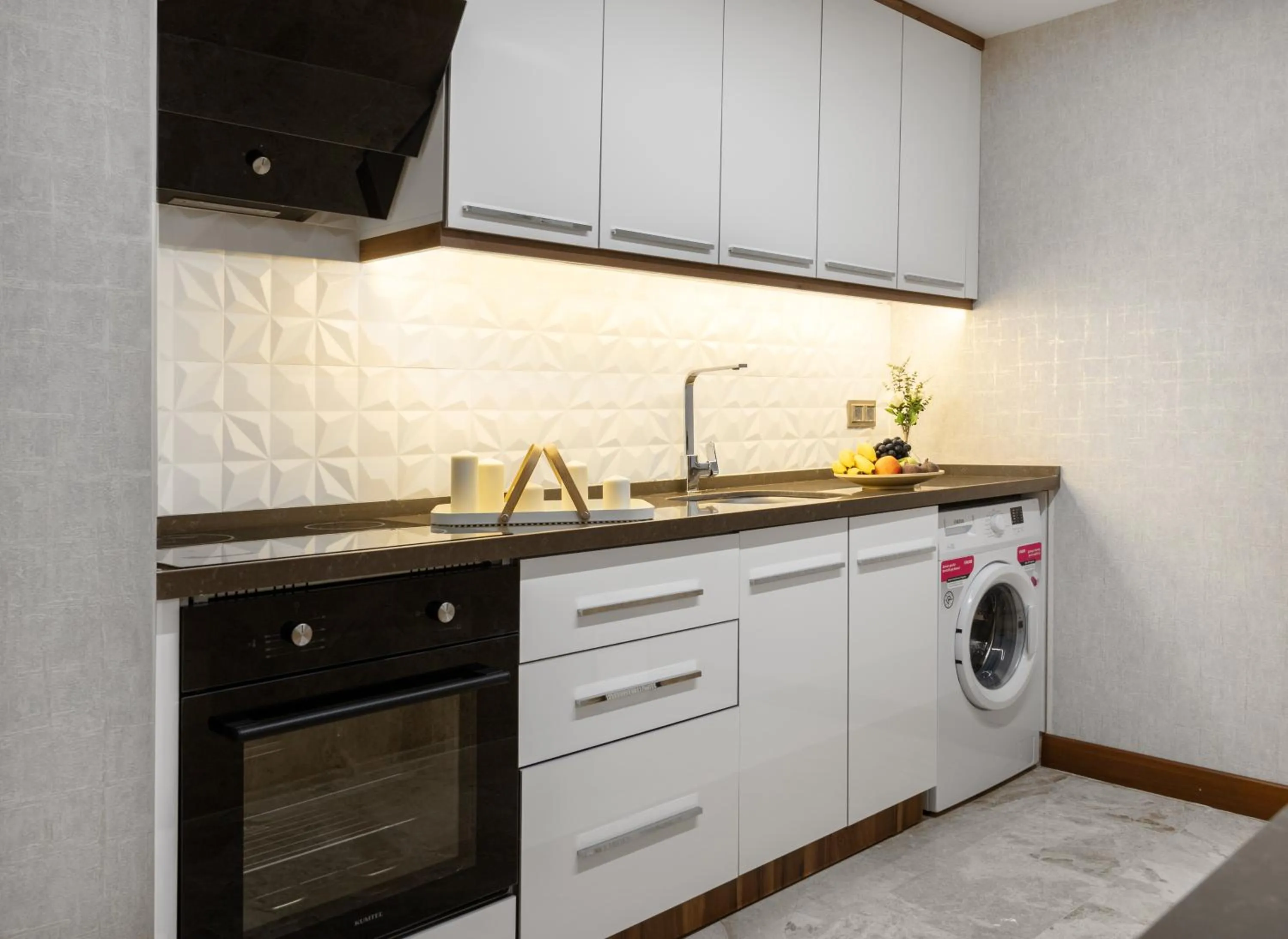 Kitchen or kitchenette in Lilium Hotel & Suites