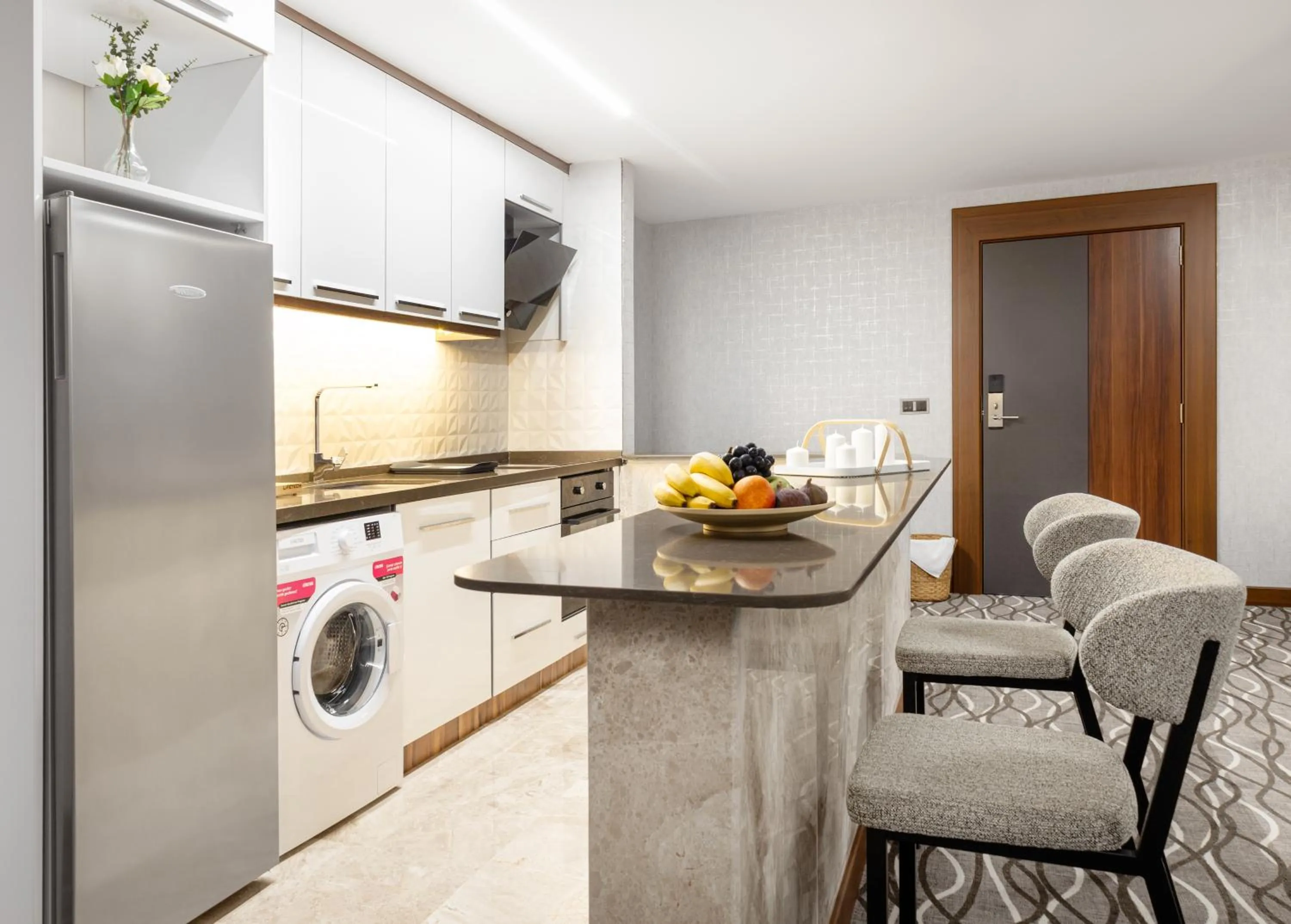 Kitchen or kitchenette in Lilium Hotel & Suites