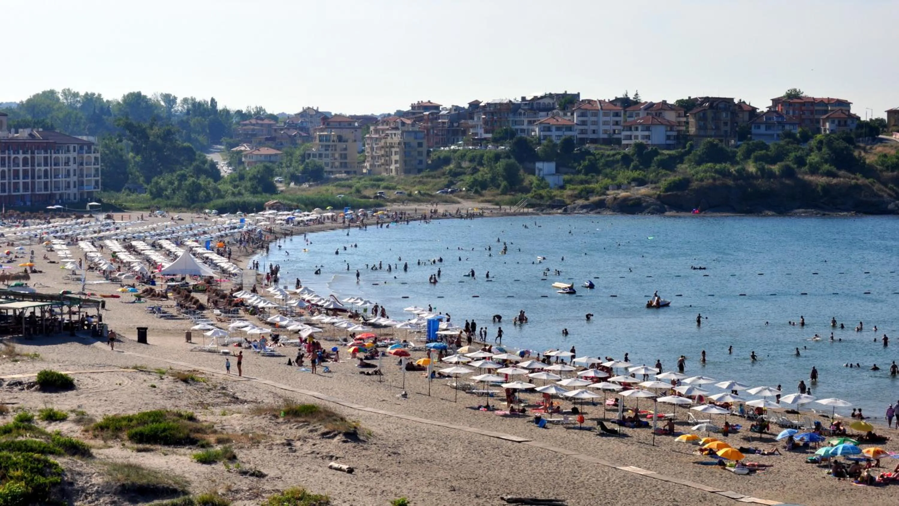 Beach in Toma's Residence - Front Beach
