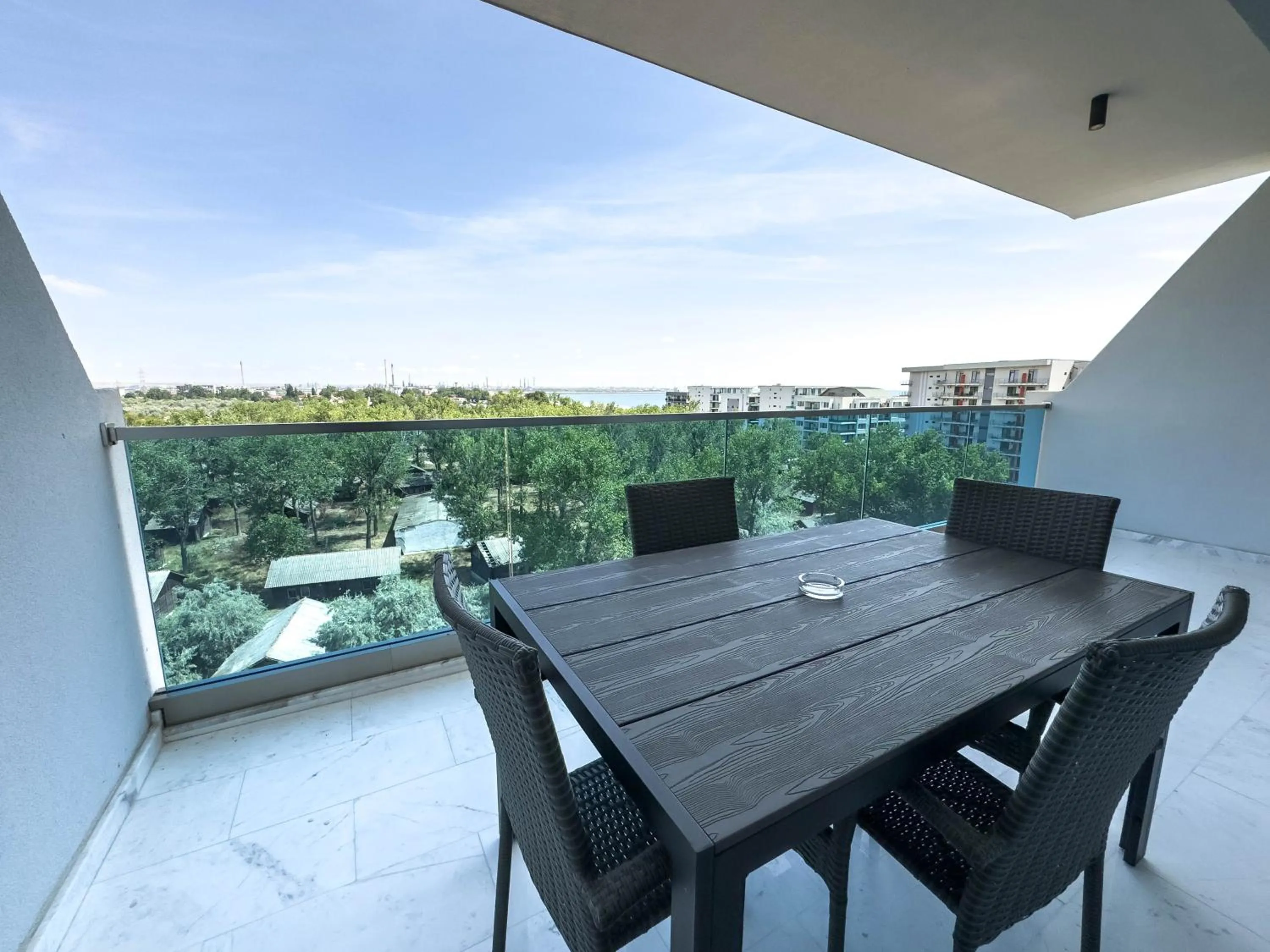 Day in Wave 6 Apartments