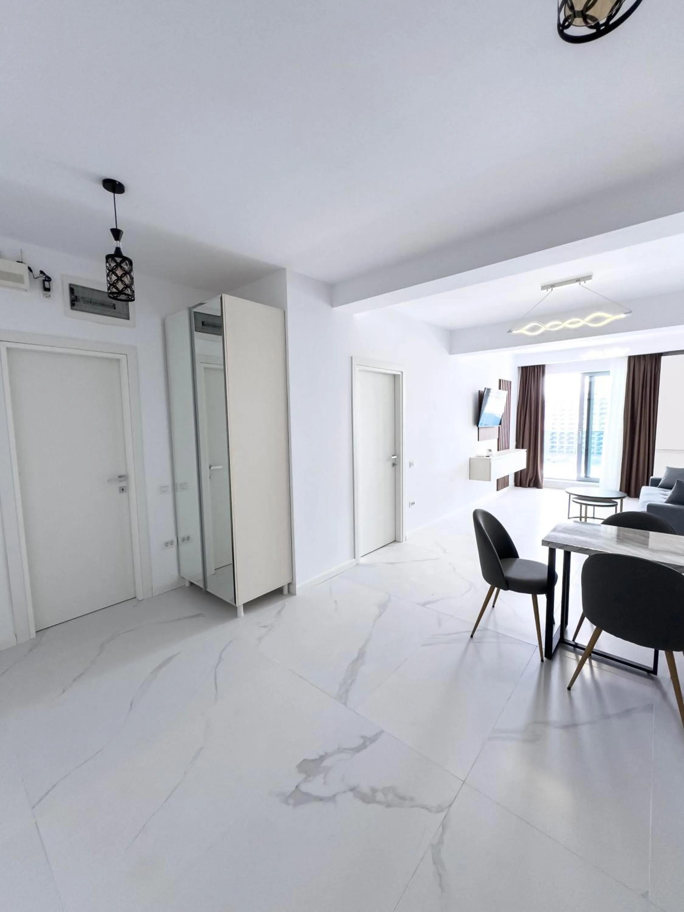 Kitchen or kitchenette in Wave 6 Apartments