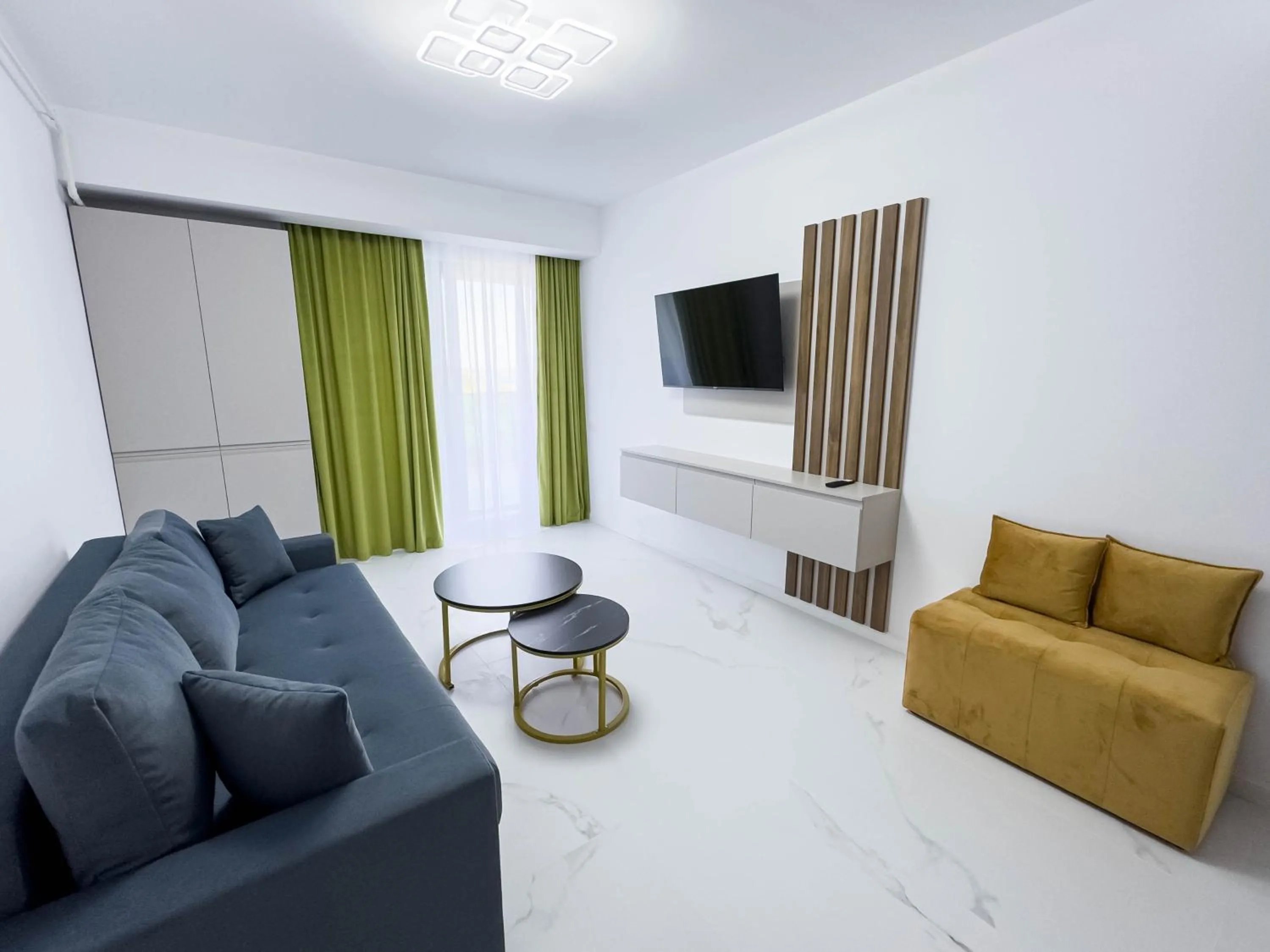 TV and multimedia in Wave 6 Apartments