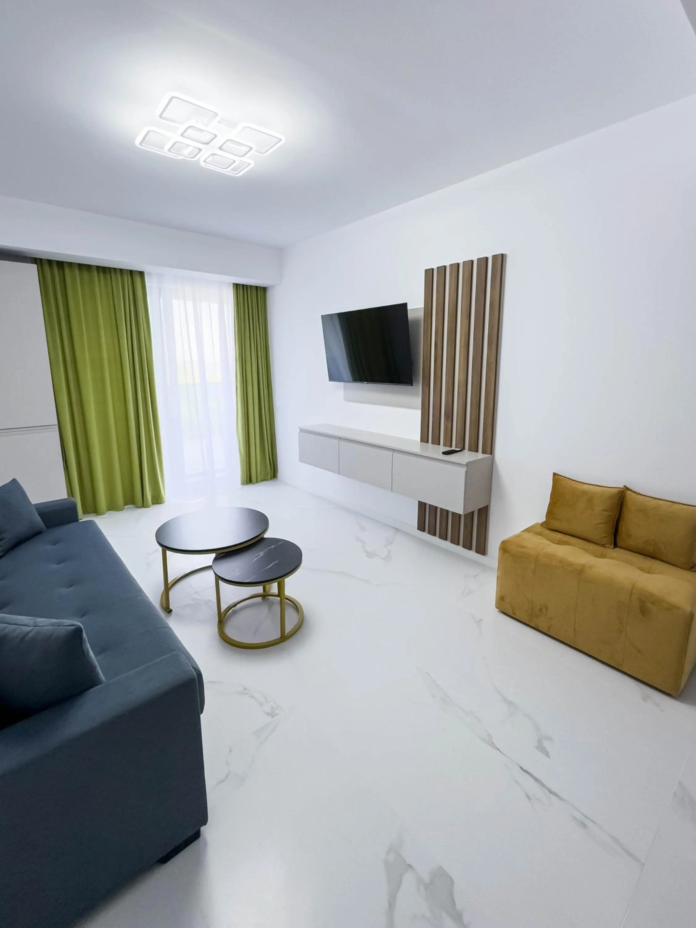 TV and multimedia in Wave 6 Apartments