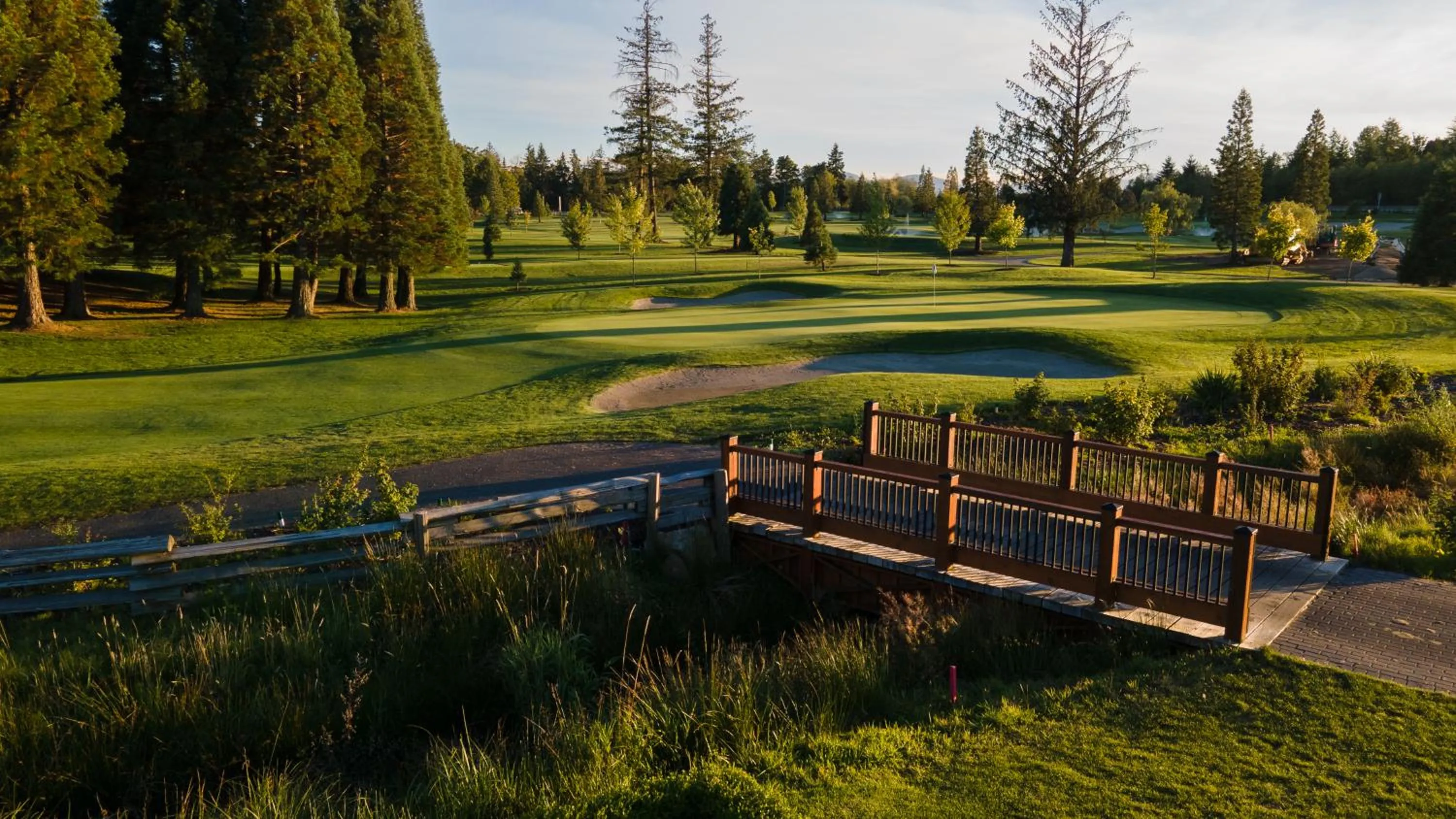 Golfcourse in Naturally Pacific Resort