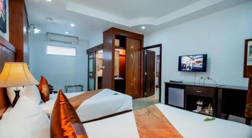 Bed in Hyton Leelavadee Hotel