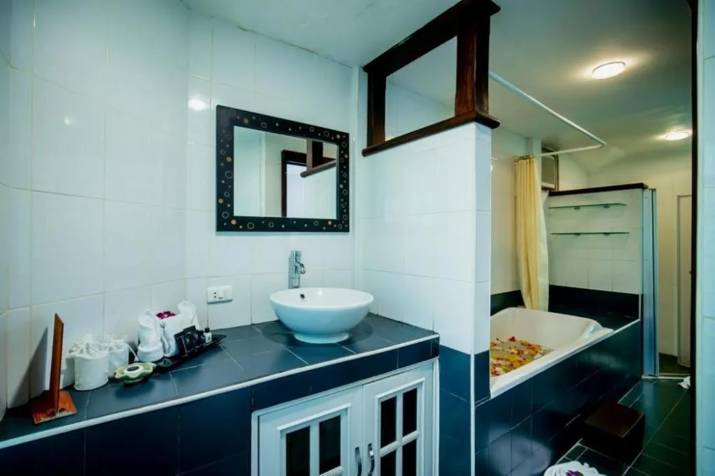 Hyton Leelavadee Hotel