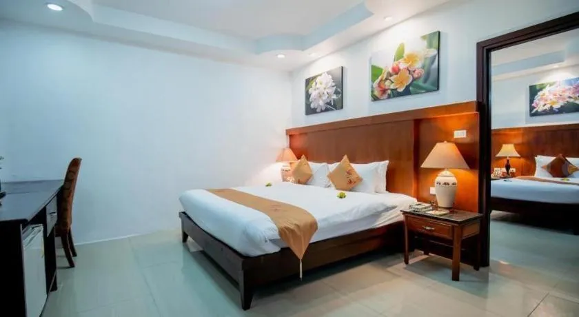 Bed in Hyton Leelavadee Hotel