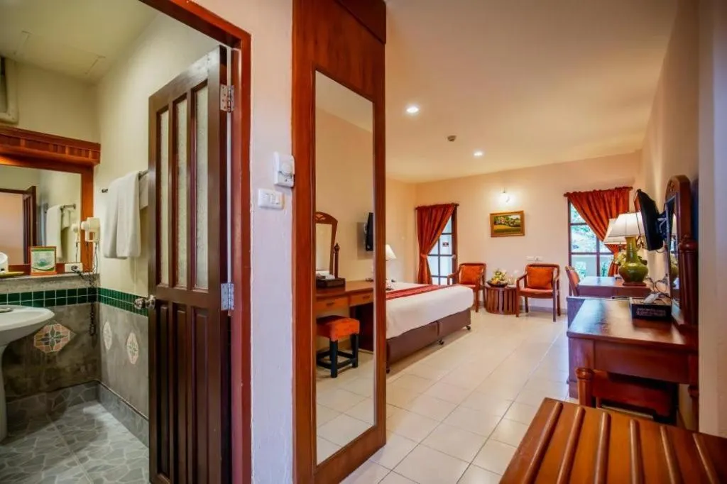 Bed in Hyton Leelavadee Hotel