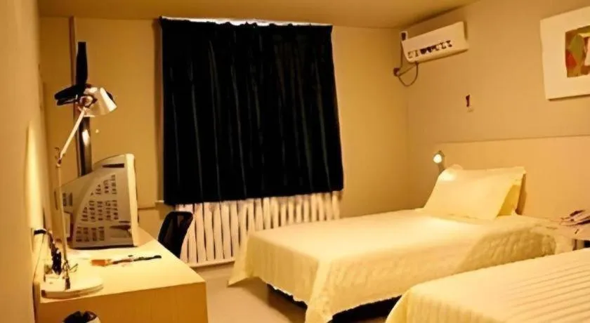 Jinjiang Inn Tianjin Binhai New District Tanggu Metro Station