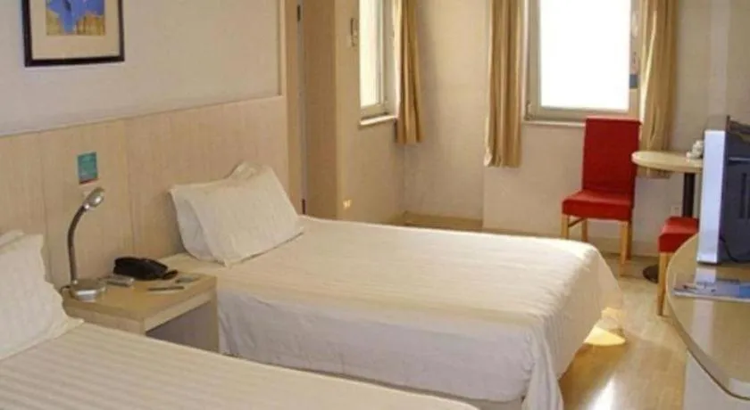 Jinjiang Inn Tianjin Binhai New District Tanggu Metro Station