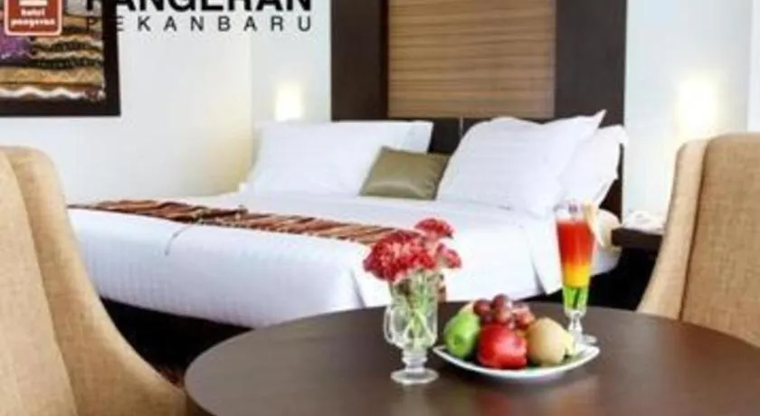 Bed in Hotel Pangeran