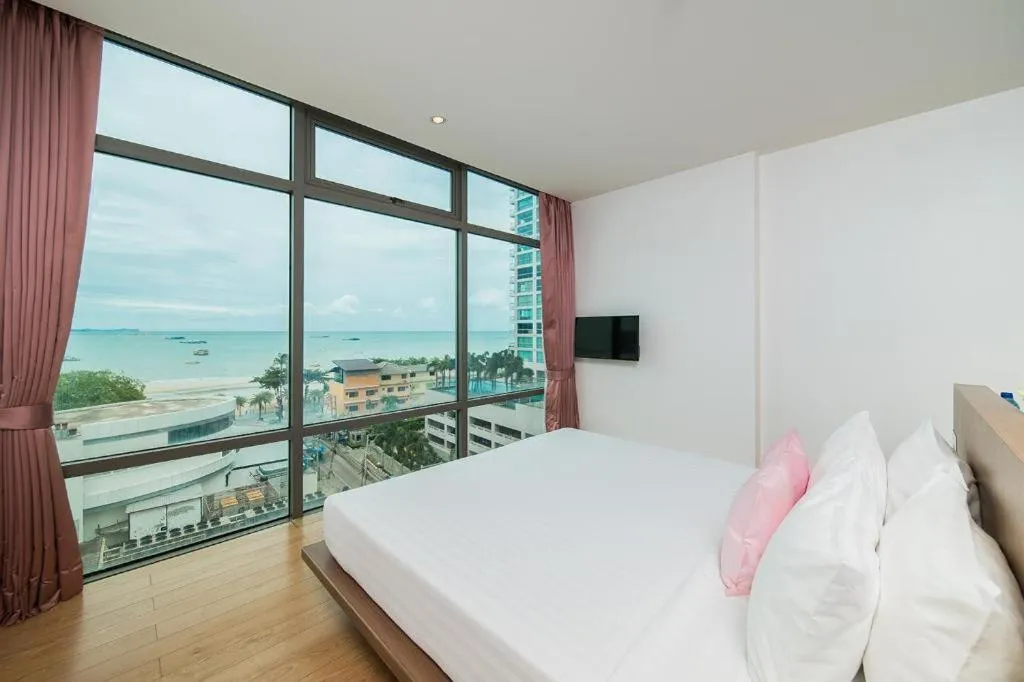 Bed in Seven Zea Chic Hotel