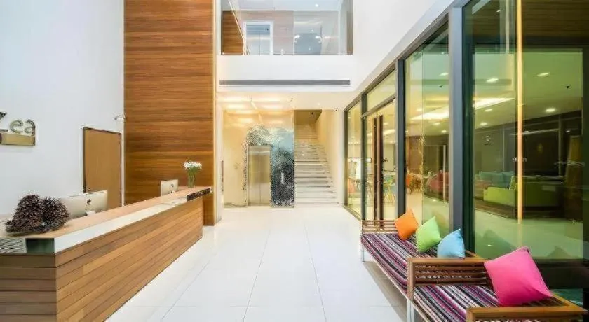 Seven Zea Chic Hotel