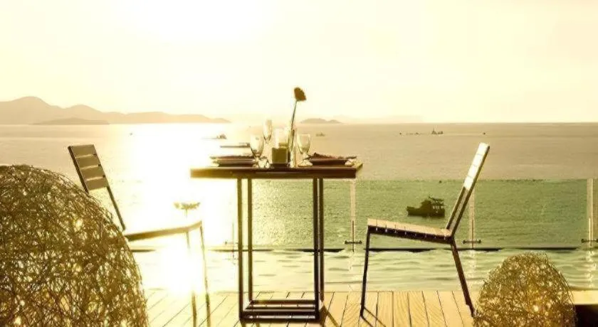 Seven Zea Chic Hotel