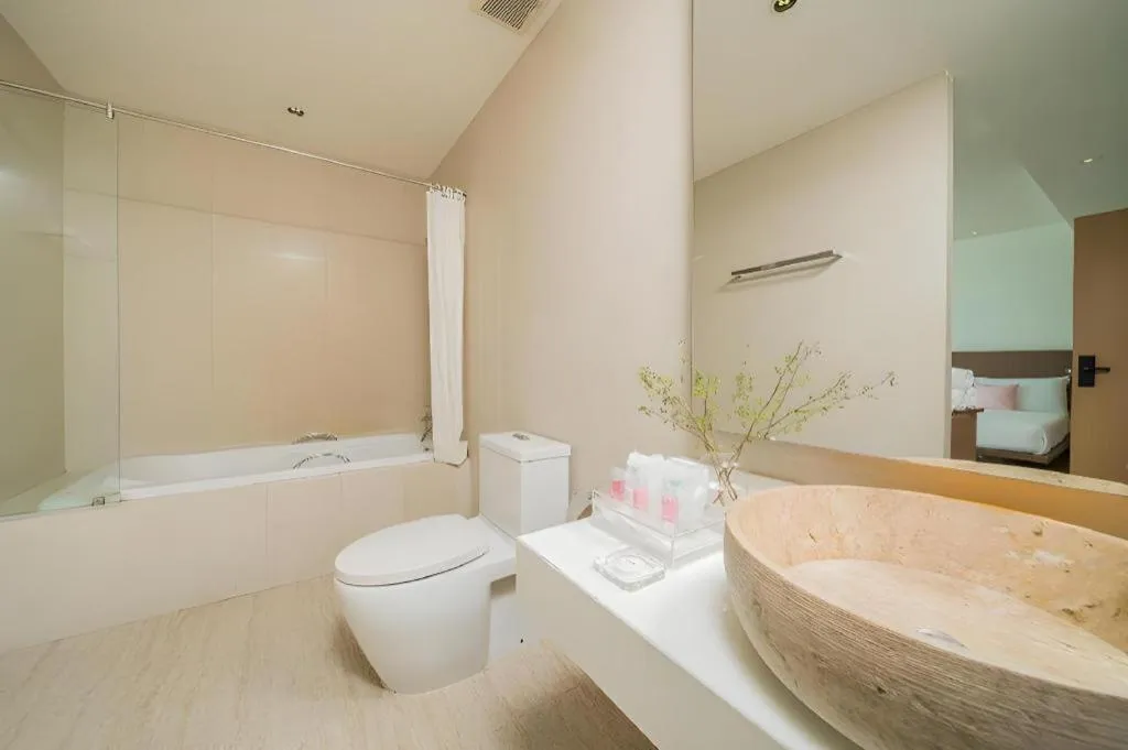 Seven Zea Chic Hotel