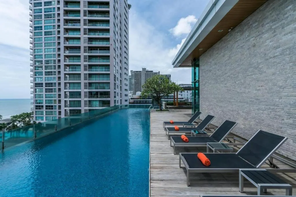 Seven Zea Chic Hotel