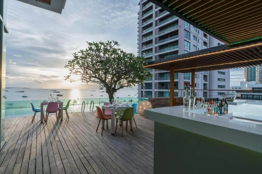 Seven Zea Chic Hotel