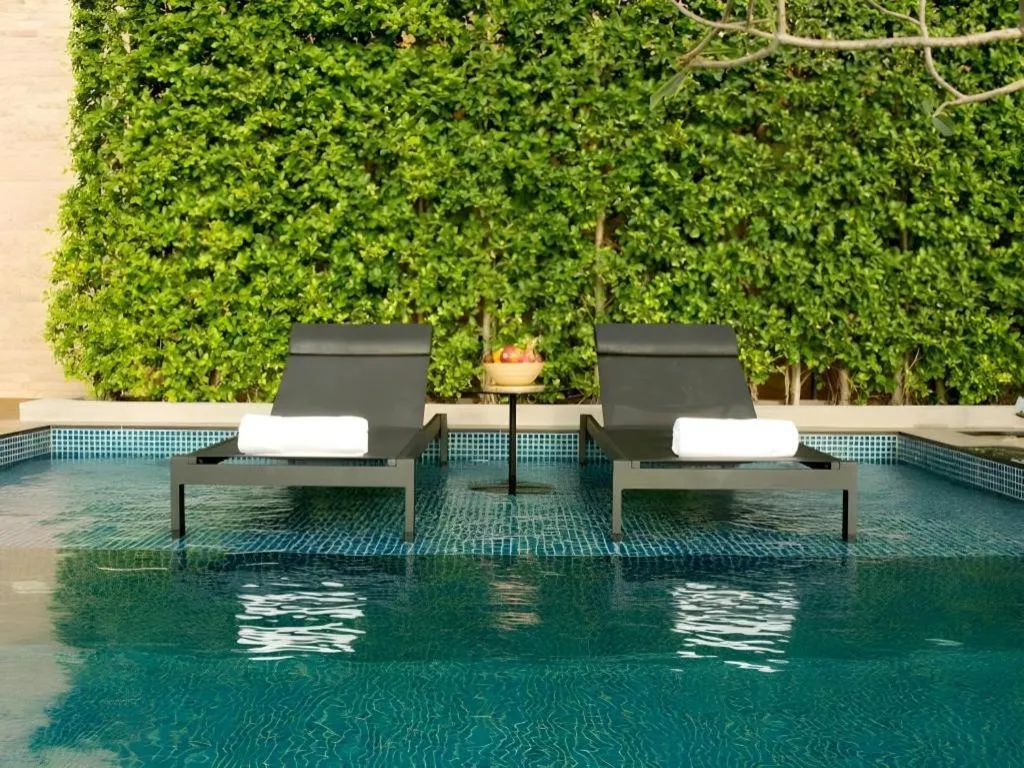 Seven Zea Chic Hotel