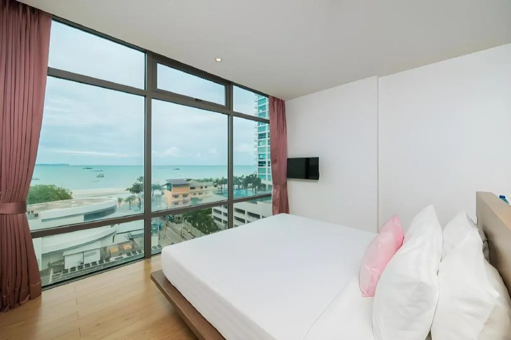 Bed in Seven Zea Chic Hotel