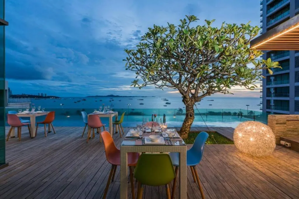 Seven Zea Chic Hotel