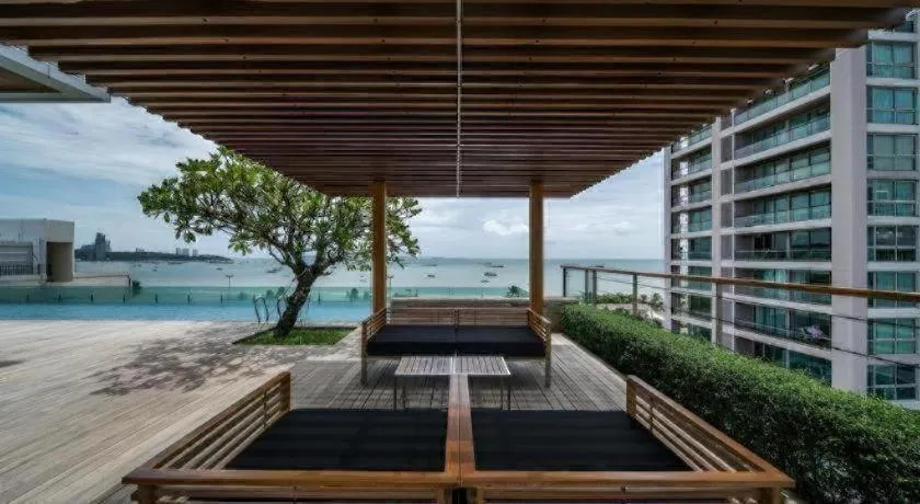 Seven Zea Chic Hotel