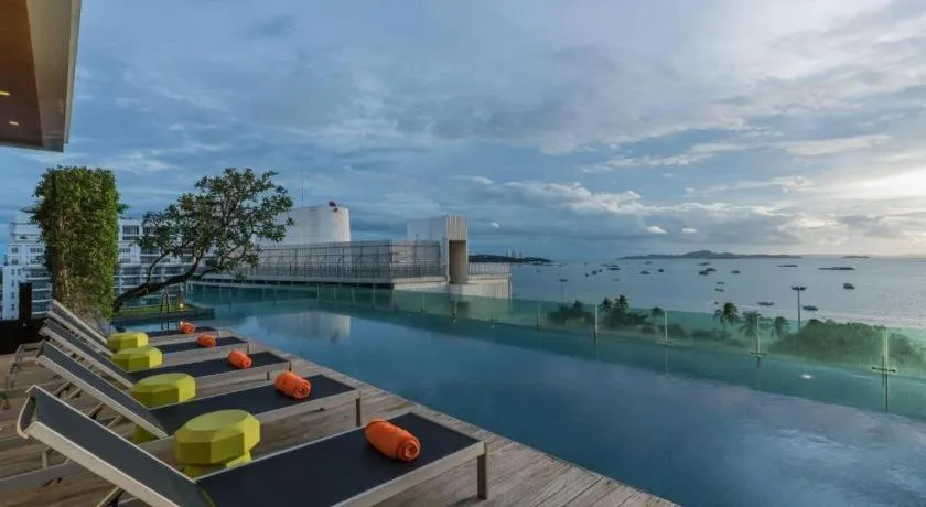 Seven Zea Chic Hotel