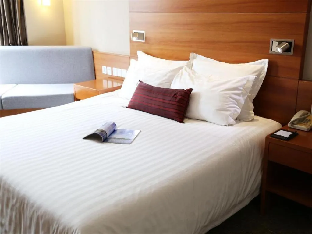 Bed in Jinglun Hotel