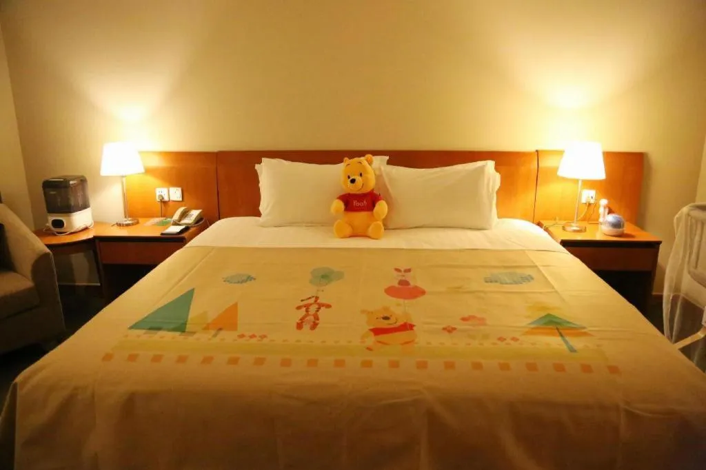 Bed in Jinglun Hotel