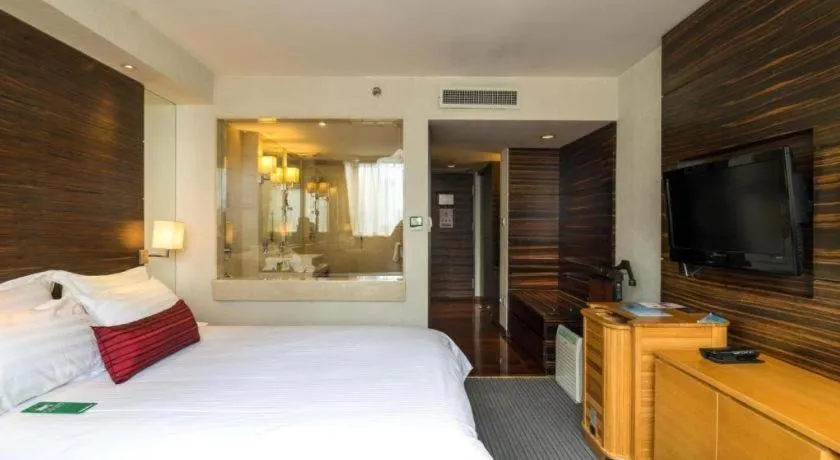 Bed in Jinglun Hotel