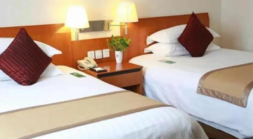 Bed in Jinglun Hotel